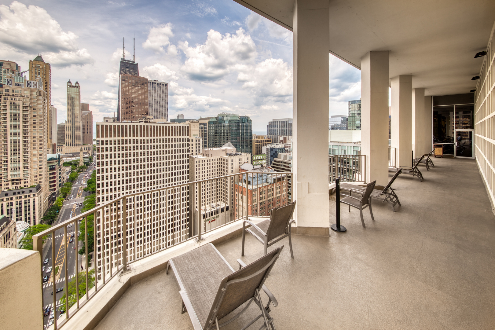 535 N MICHIGAN Avenue Unit: 3016