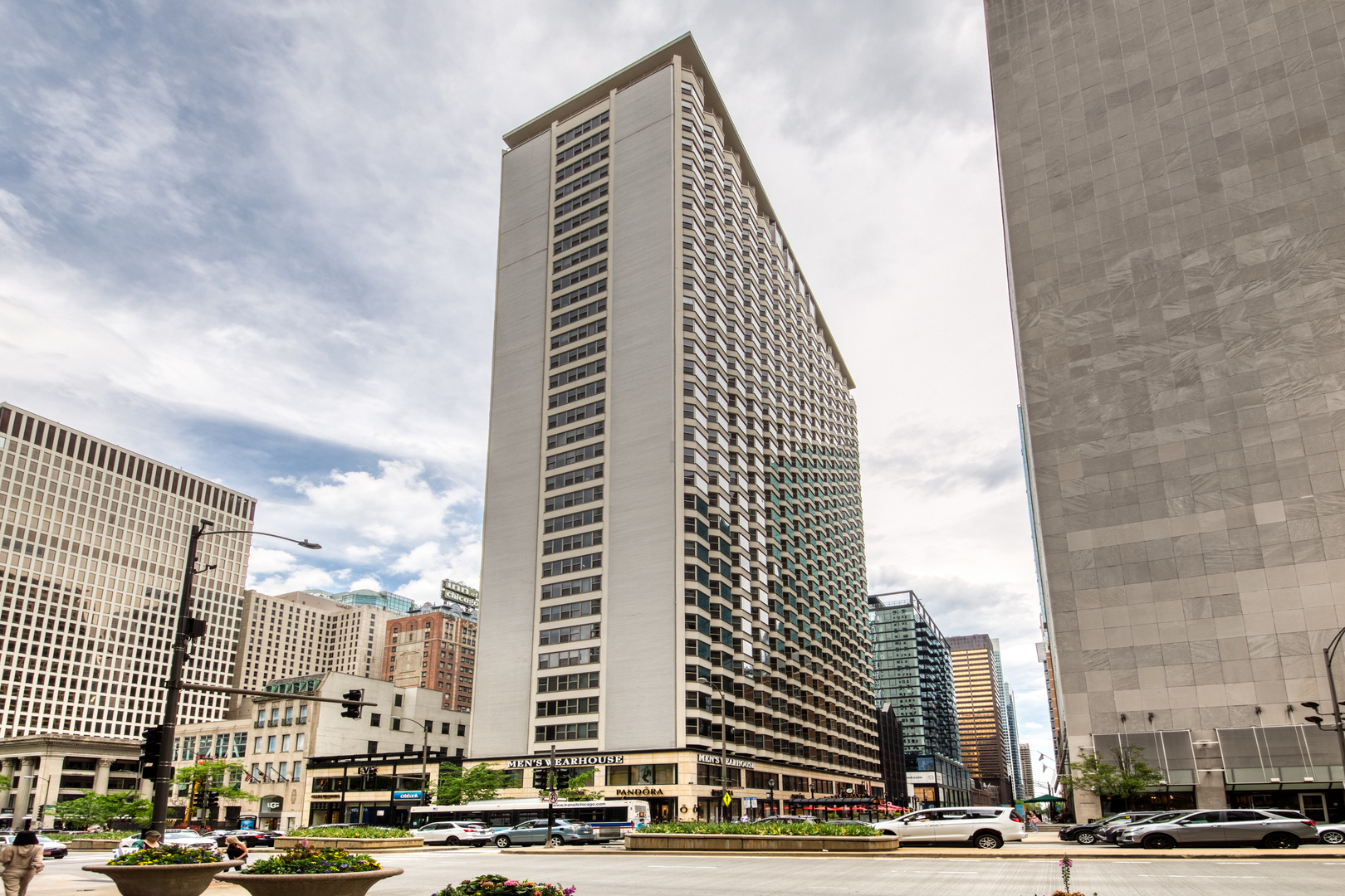 535 N MICHIGAN Avenue Unit: 3016