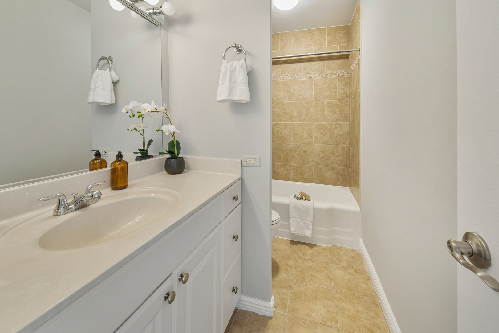 535 N MICHIGAN Avenue Unit: 3016