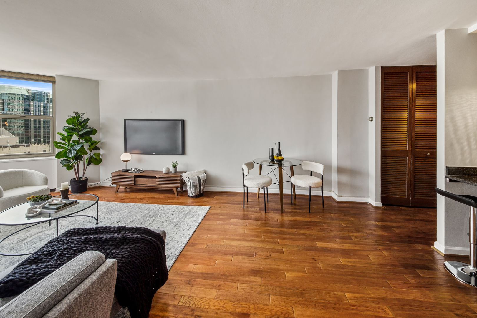 535 N MICHIGAN Avenue Unit: 3016