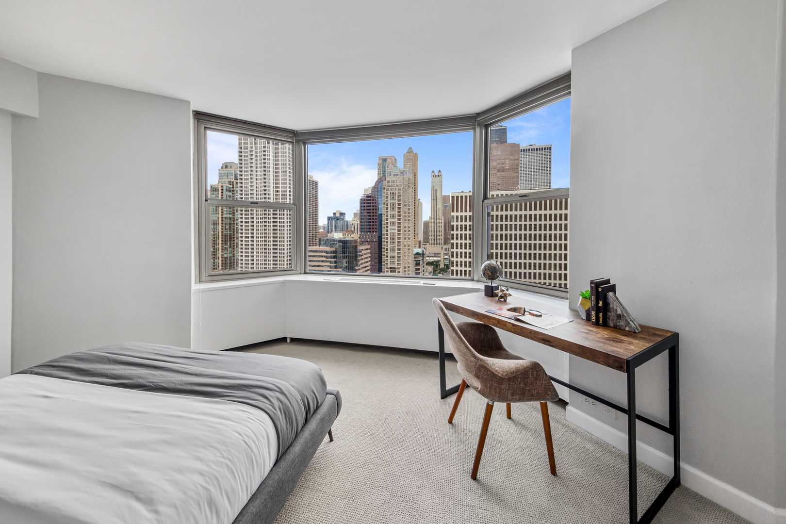 535 N MICHIGAN Avenue Unit: 3016