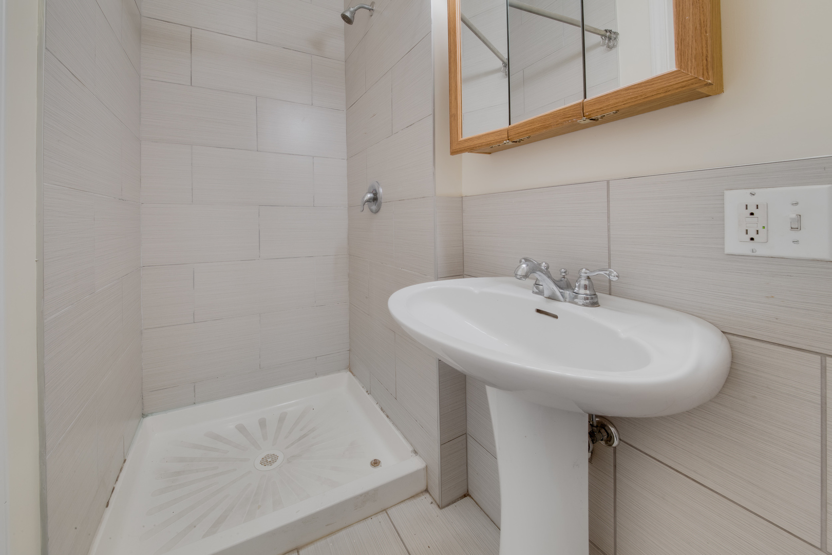 5433 S University Avenue Unit: 3N