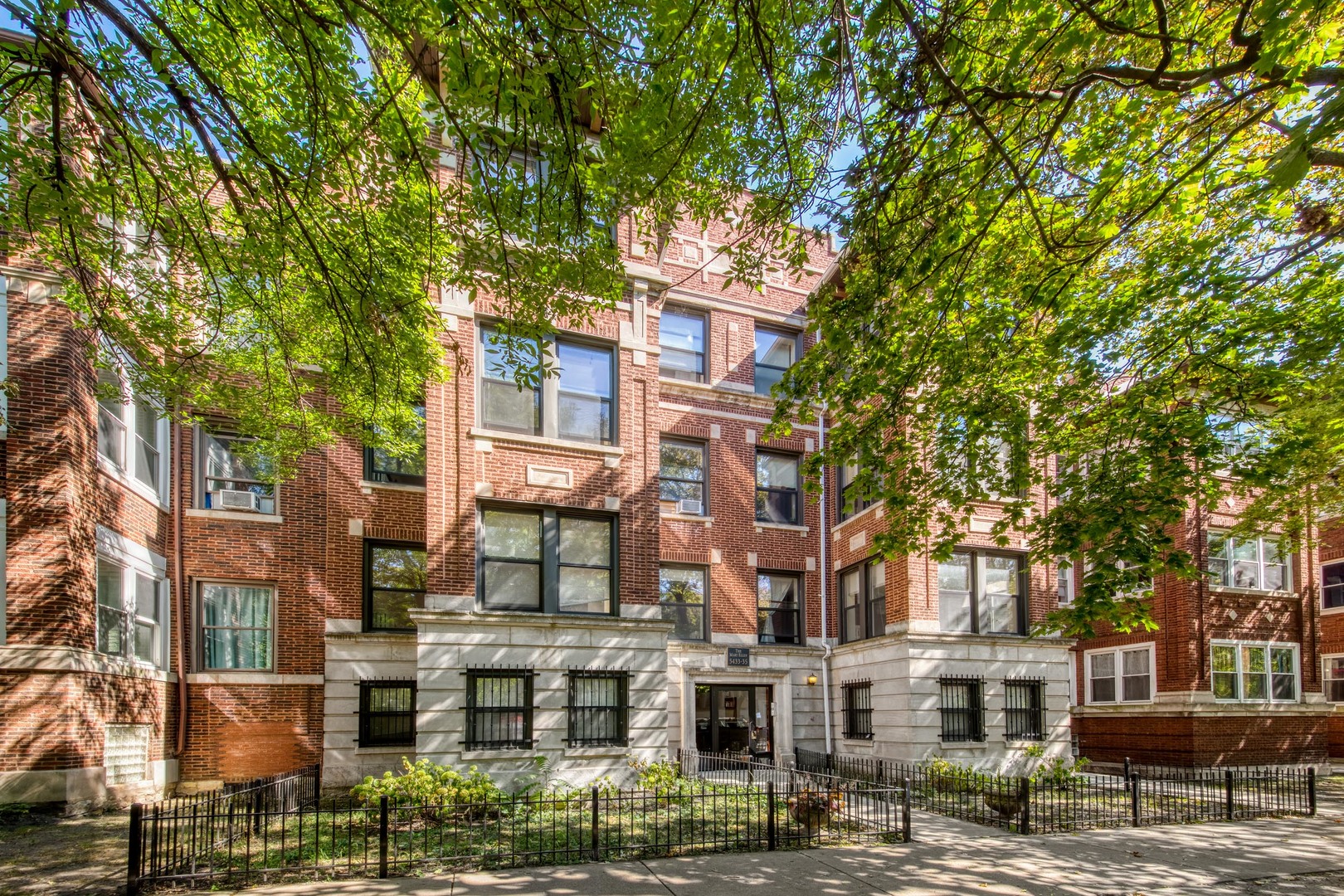5433 S University Avenue Unit: 3N