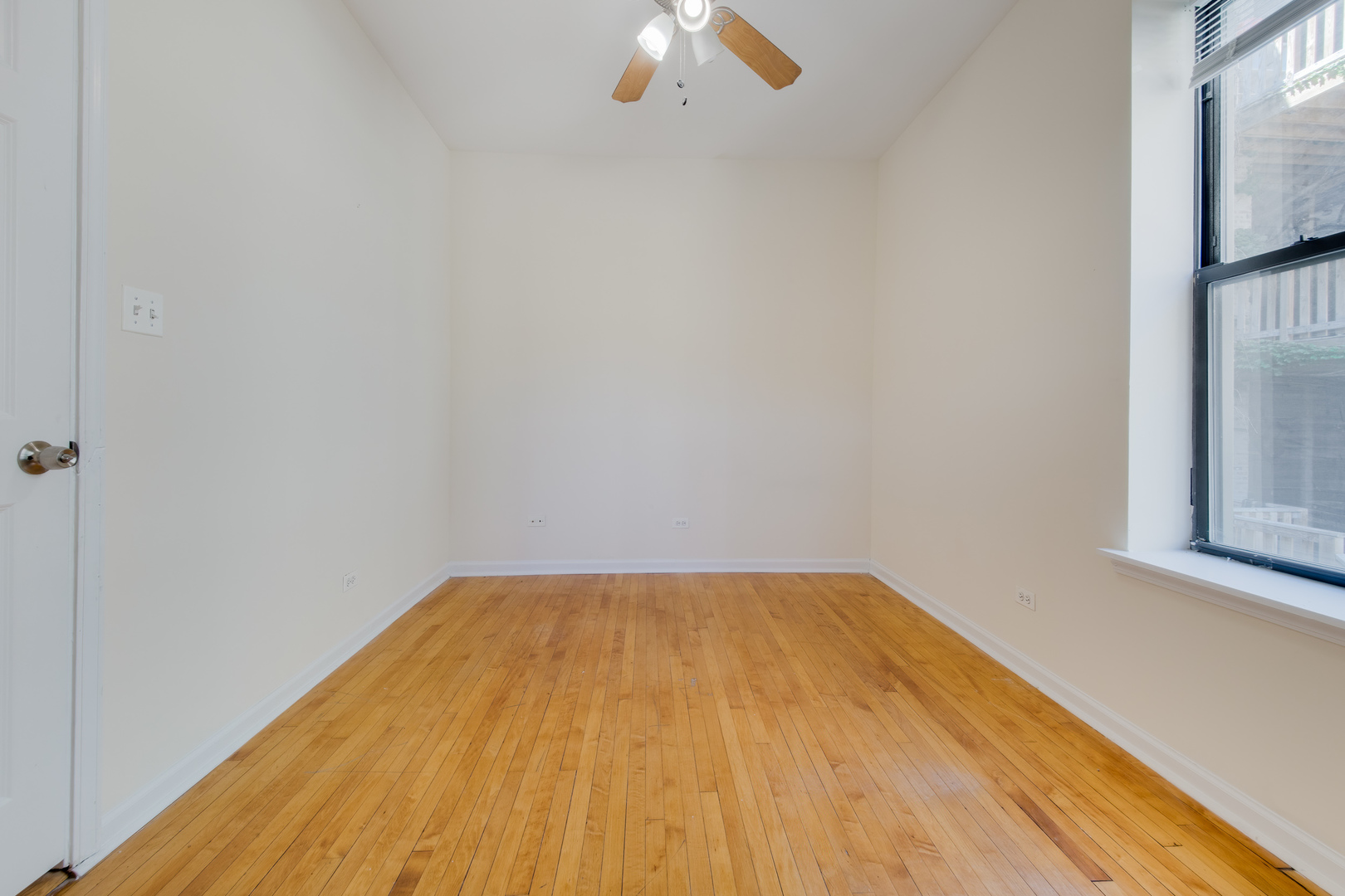 5433 S University Avenue Unit: 3N