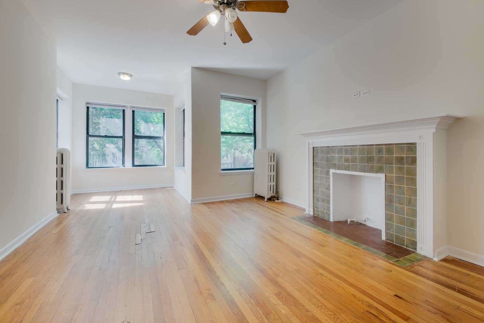 5433 S University Avenue Unit: 3N