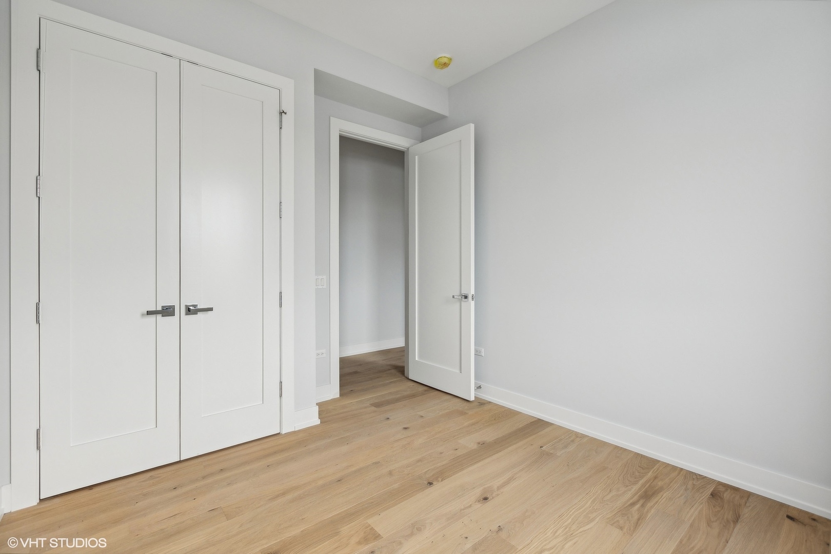 5113 N Lincoln Avenue Unit: 403