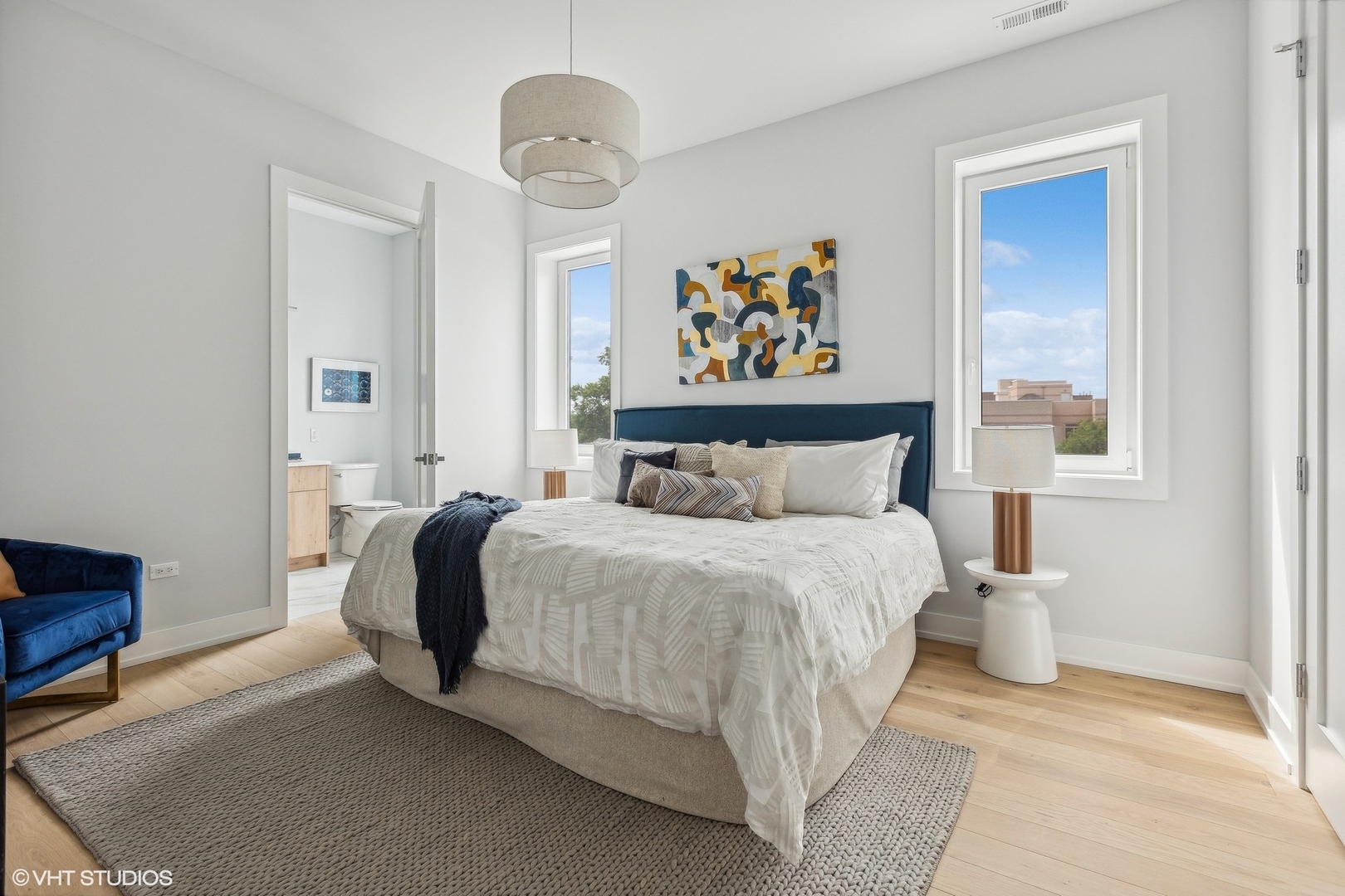 5113 N Lincoln Avenue Unit: 403
