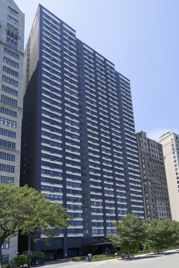 1440 N LAKE SHORE Drive Unit: 21F