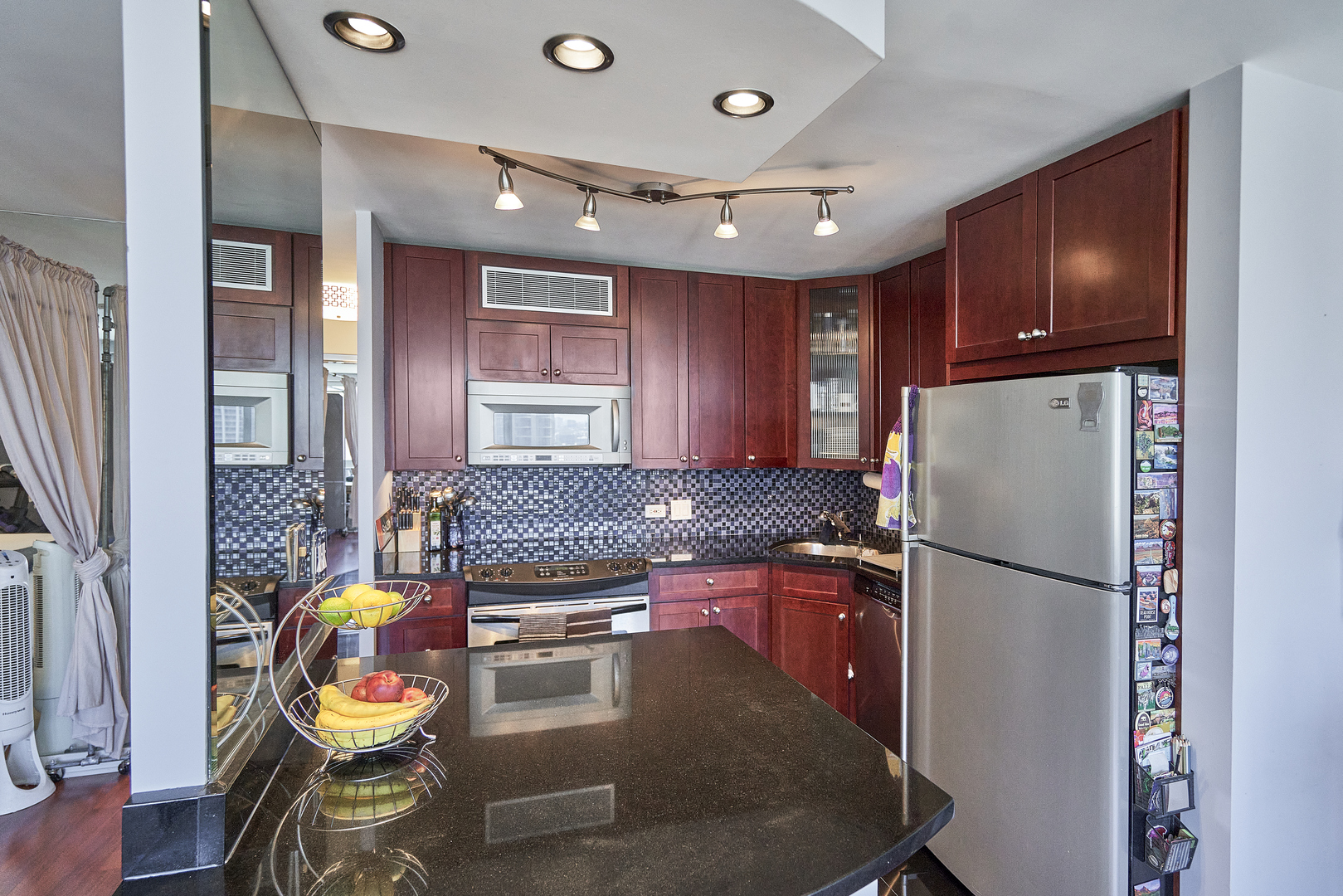 1440 N LAKE SHORE Drive Unit: 21F