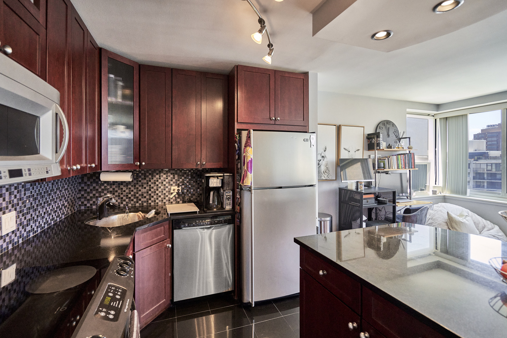 1440 N LAKE SHORE Drive Unit: 21F