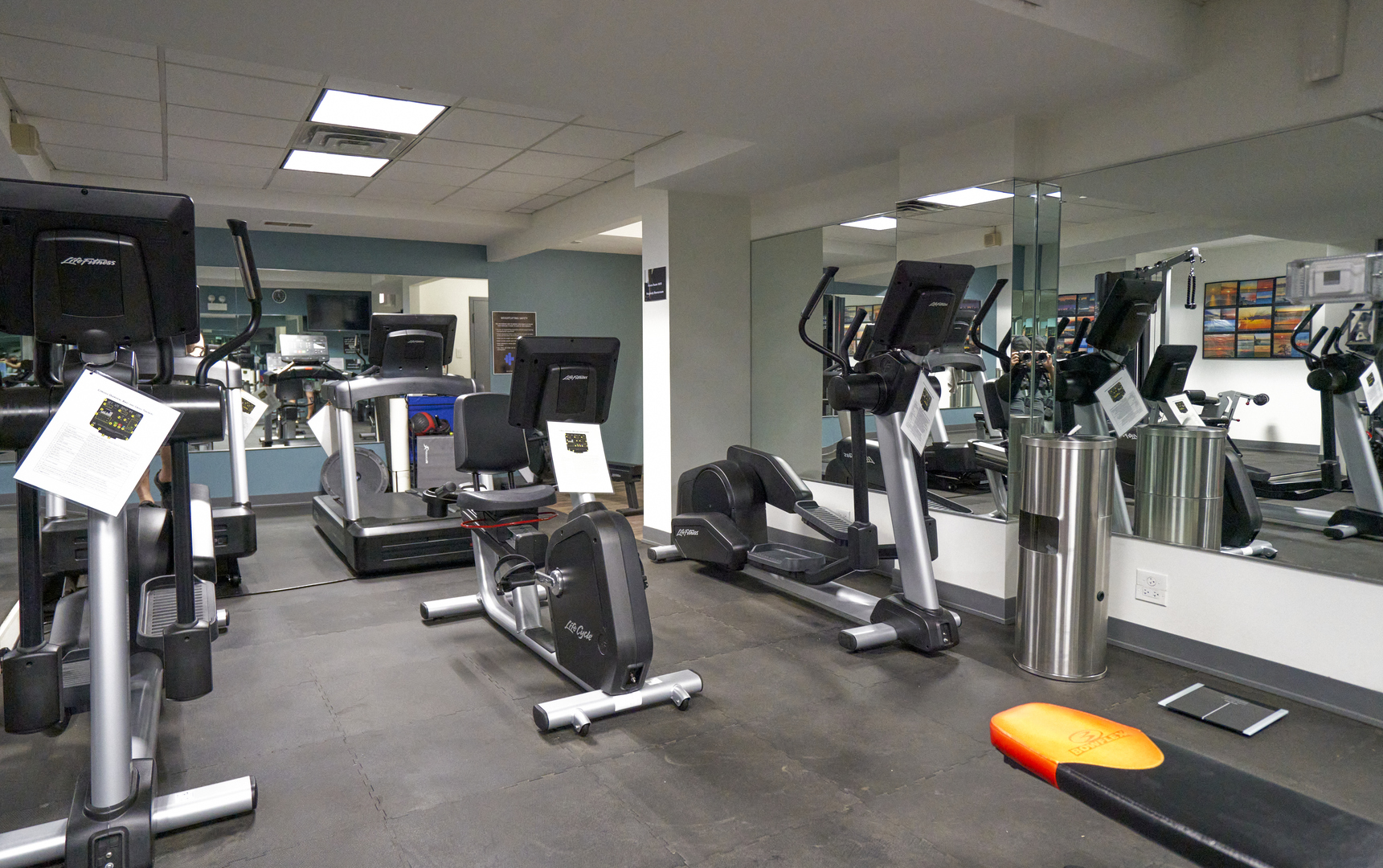 1440 N LAKE SHORE Drive Unit: 21F