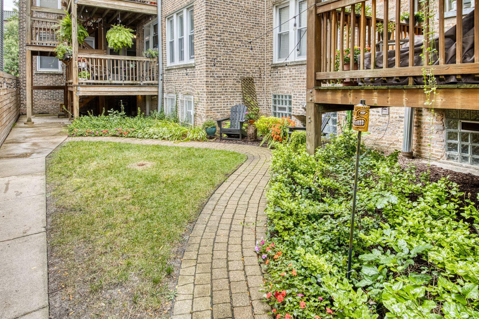 2501 W Leland Avenue Unit: 3