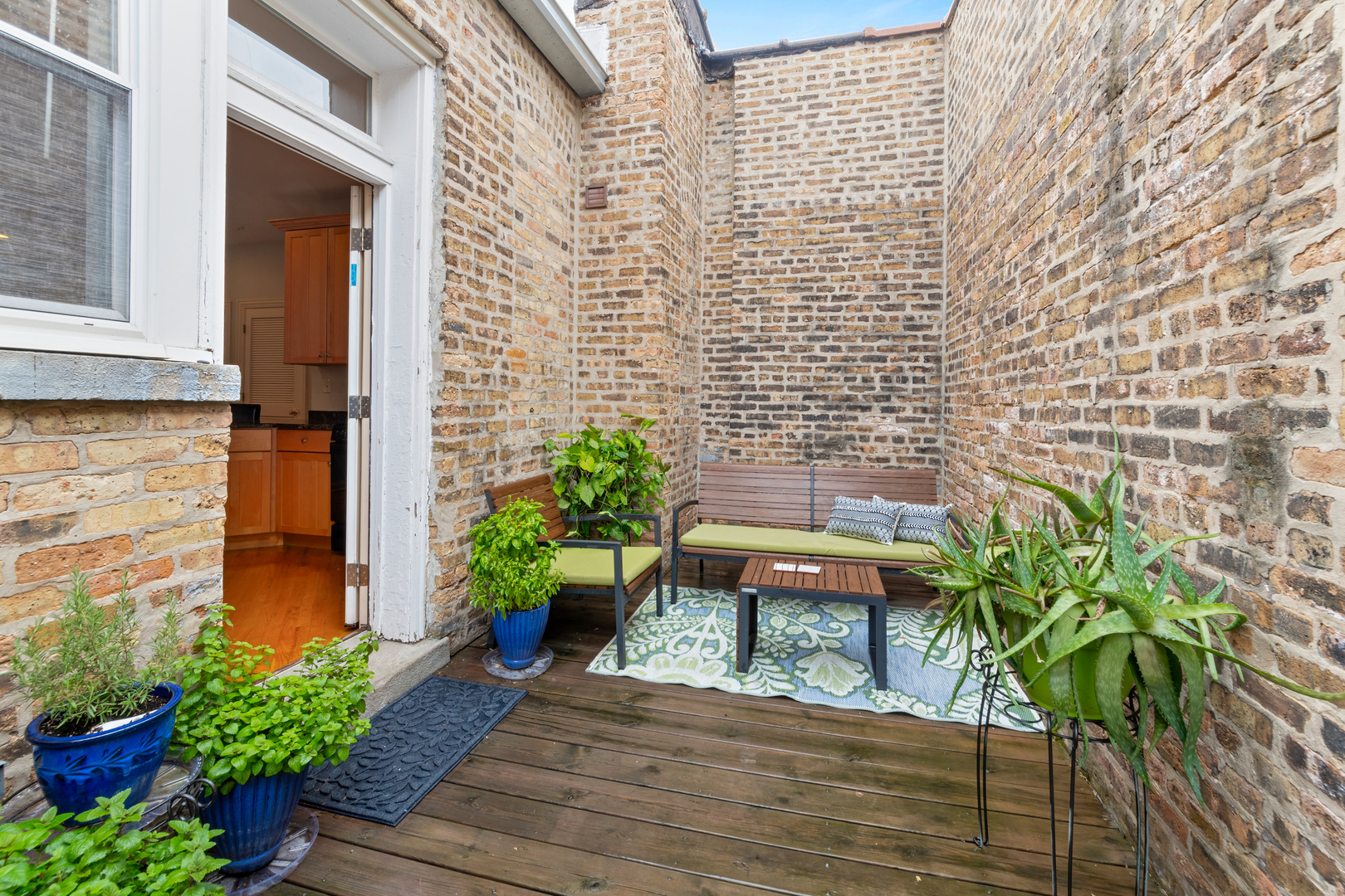 2501 W Leland Avenue Unit: 3