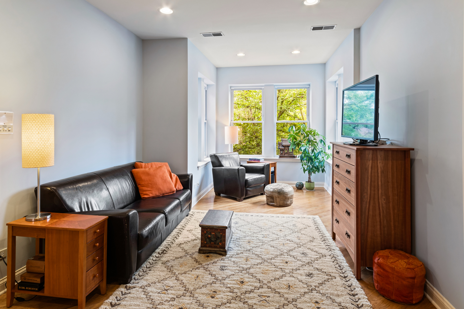 2501 W Leland Avenue Unit: 3