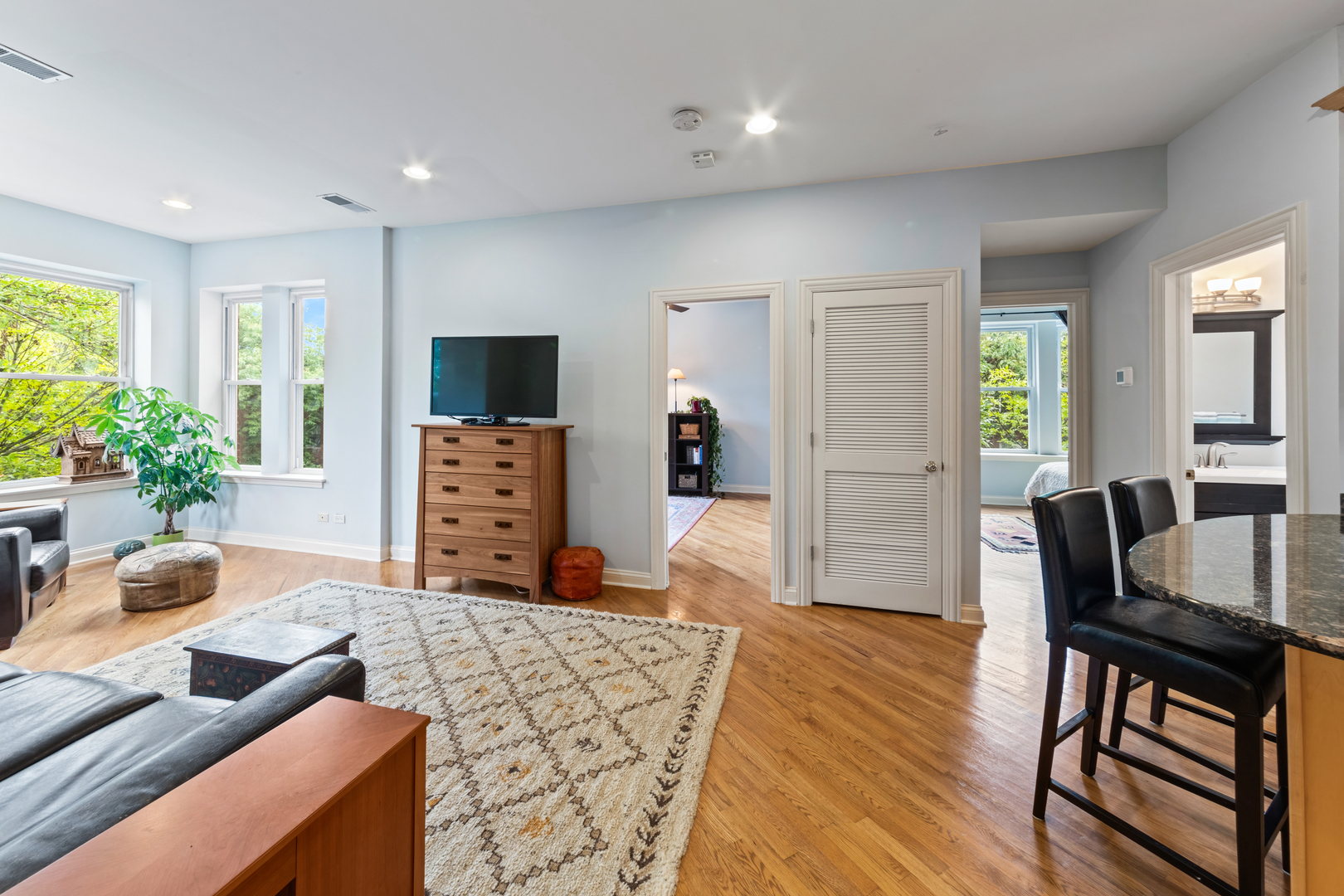 2501 W Leland Avenue Unit: 3