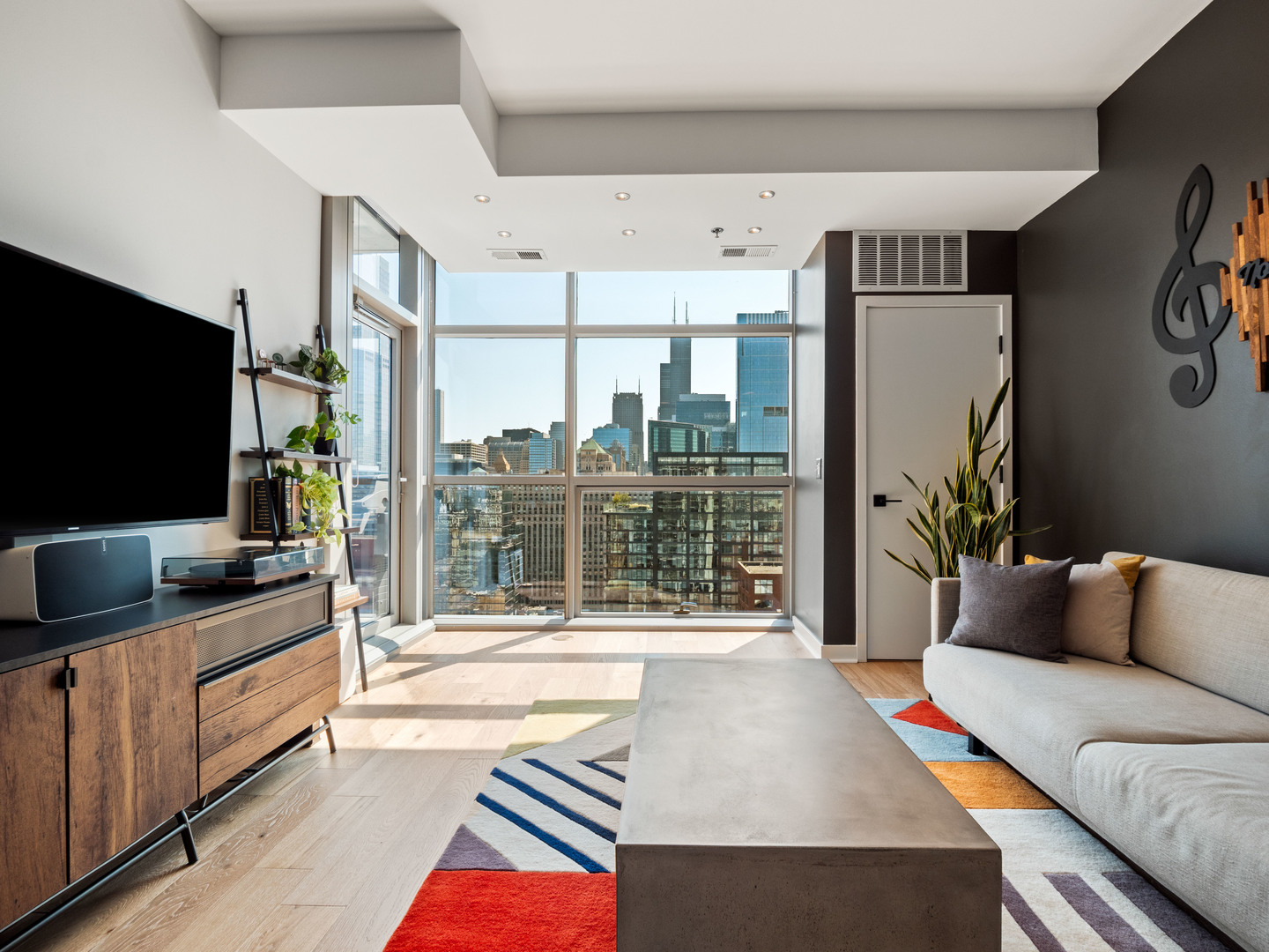 303 W Ohio Street Unit: 2704
