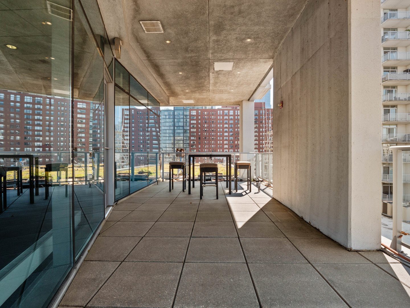 303 W Ohio Street Unit: 2704