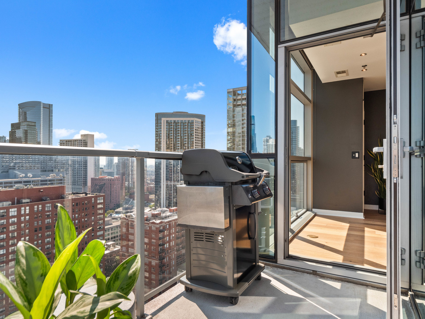 303 W Ohio Street Unit: 2704