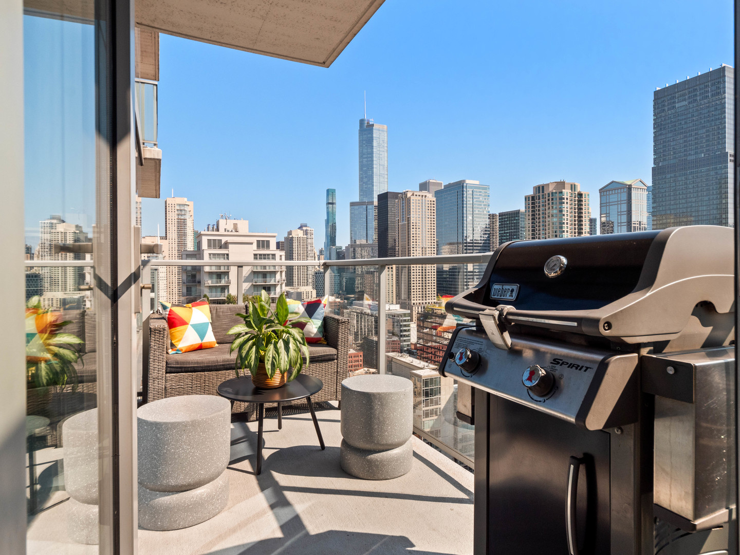 303 W Ohio Street Unit: 2704