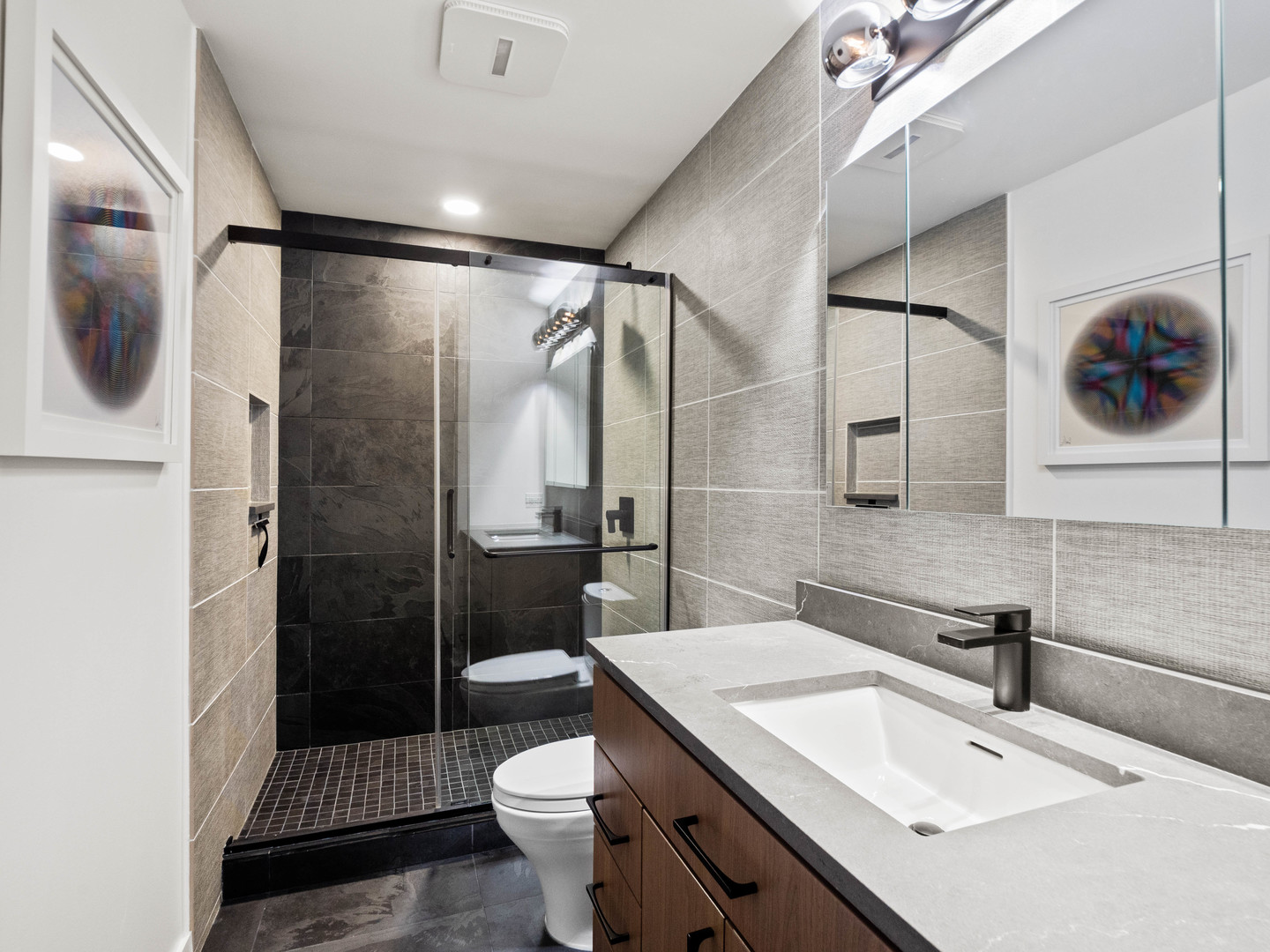 303 W Ohio Street Unit: 2704