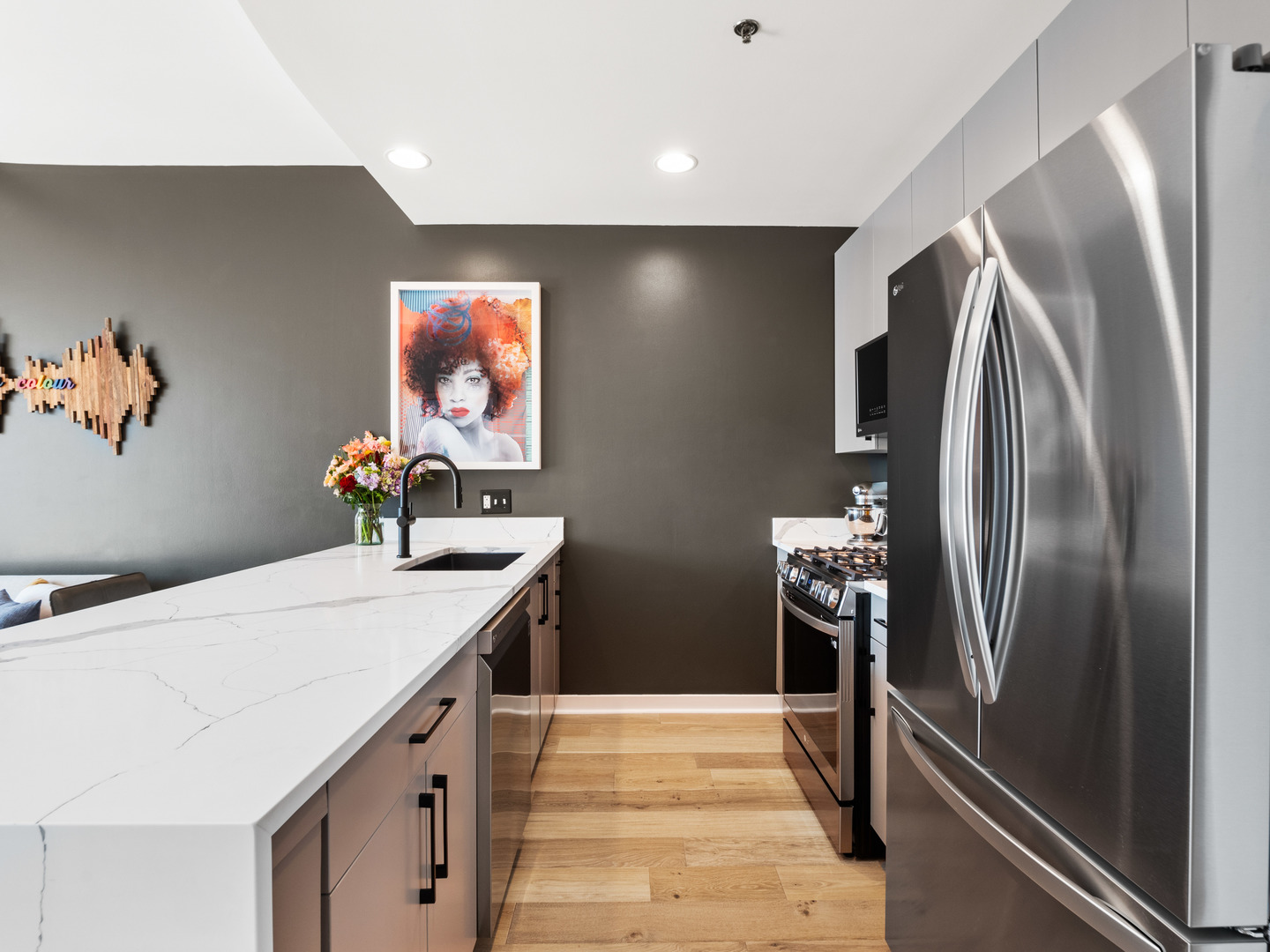 303 W Ohio Street Unit: 2704