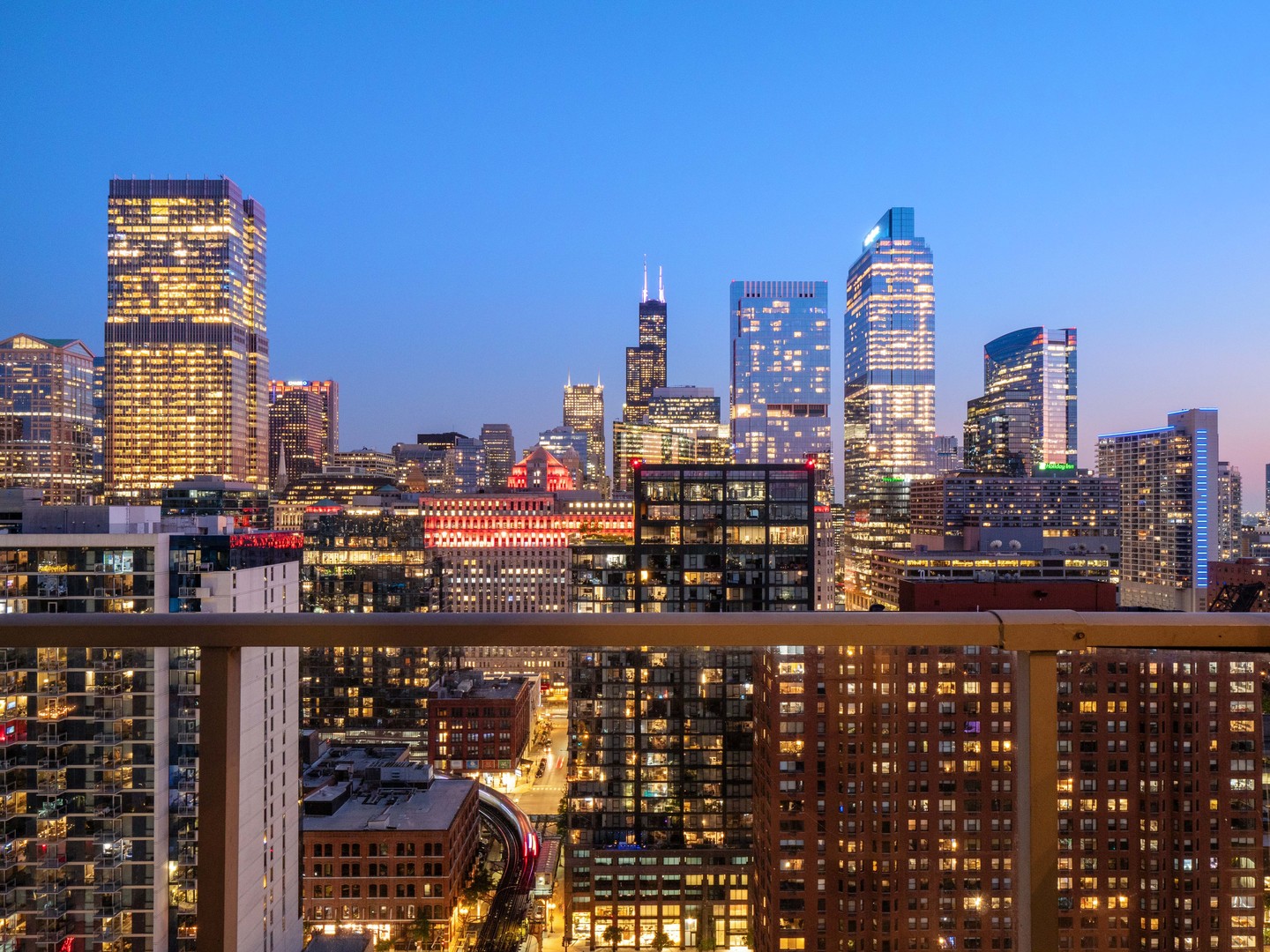 303 W Ohio Street Unit: 2704