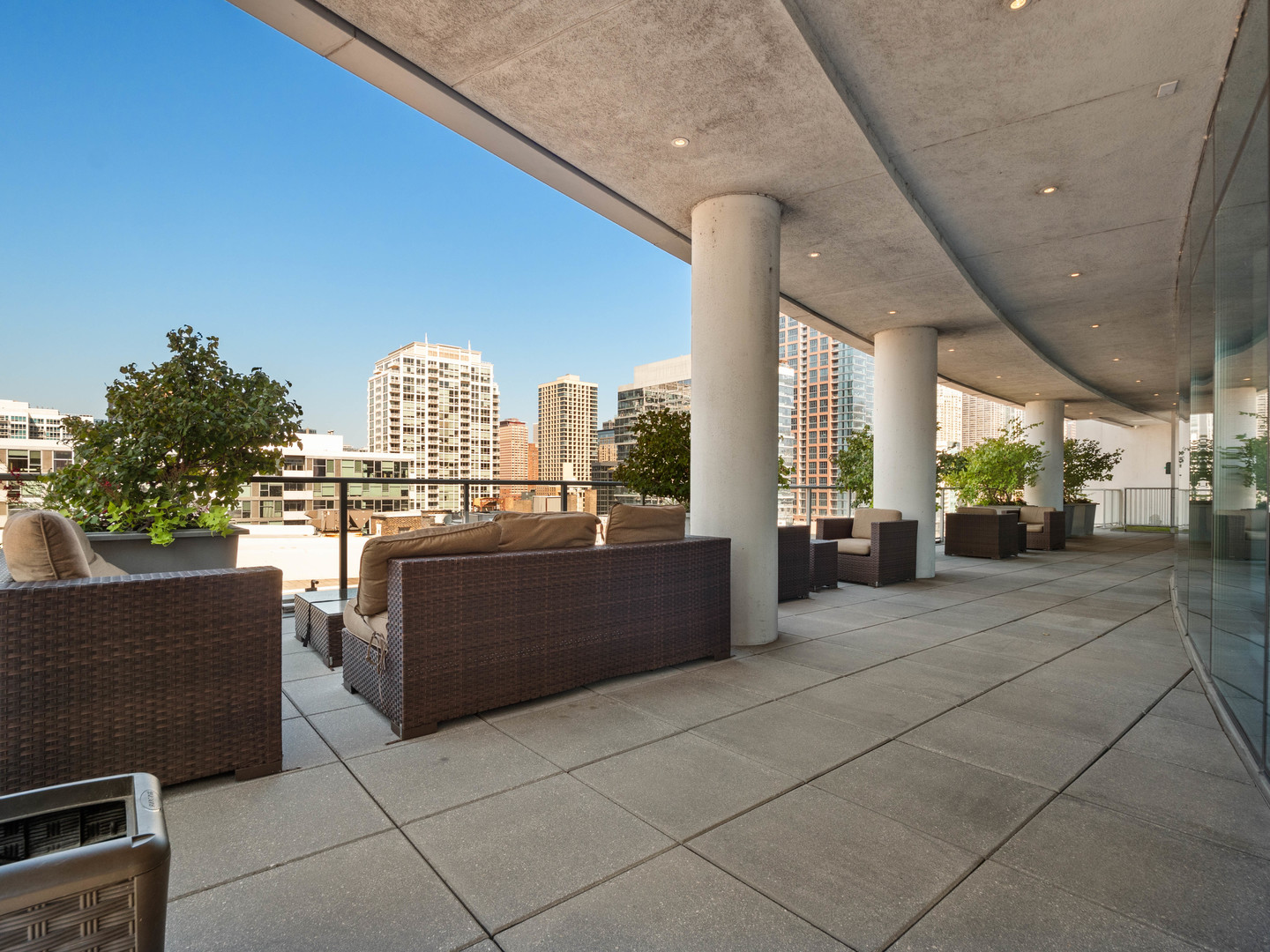 303 W Ohio Street Unit: 2704