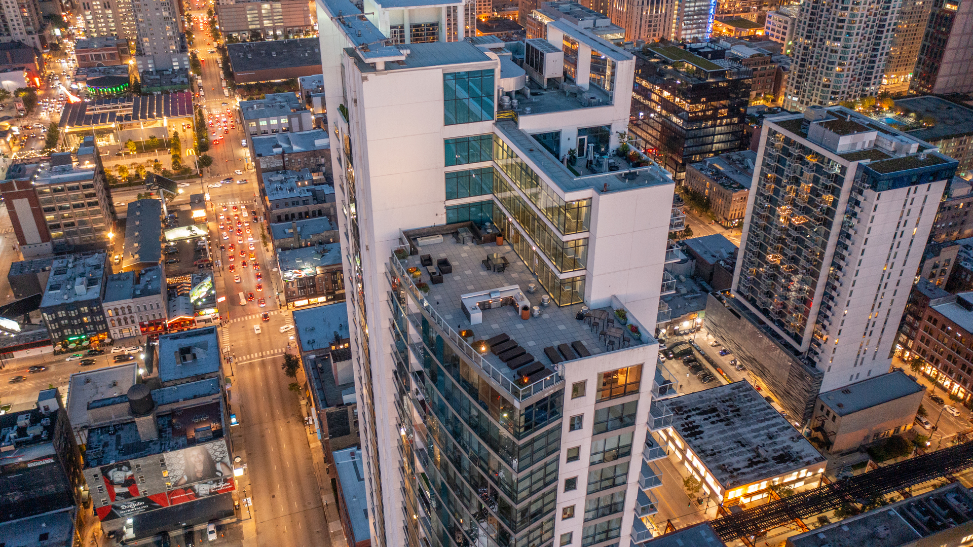 303 W Ohio Street Unit: 2704