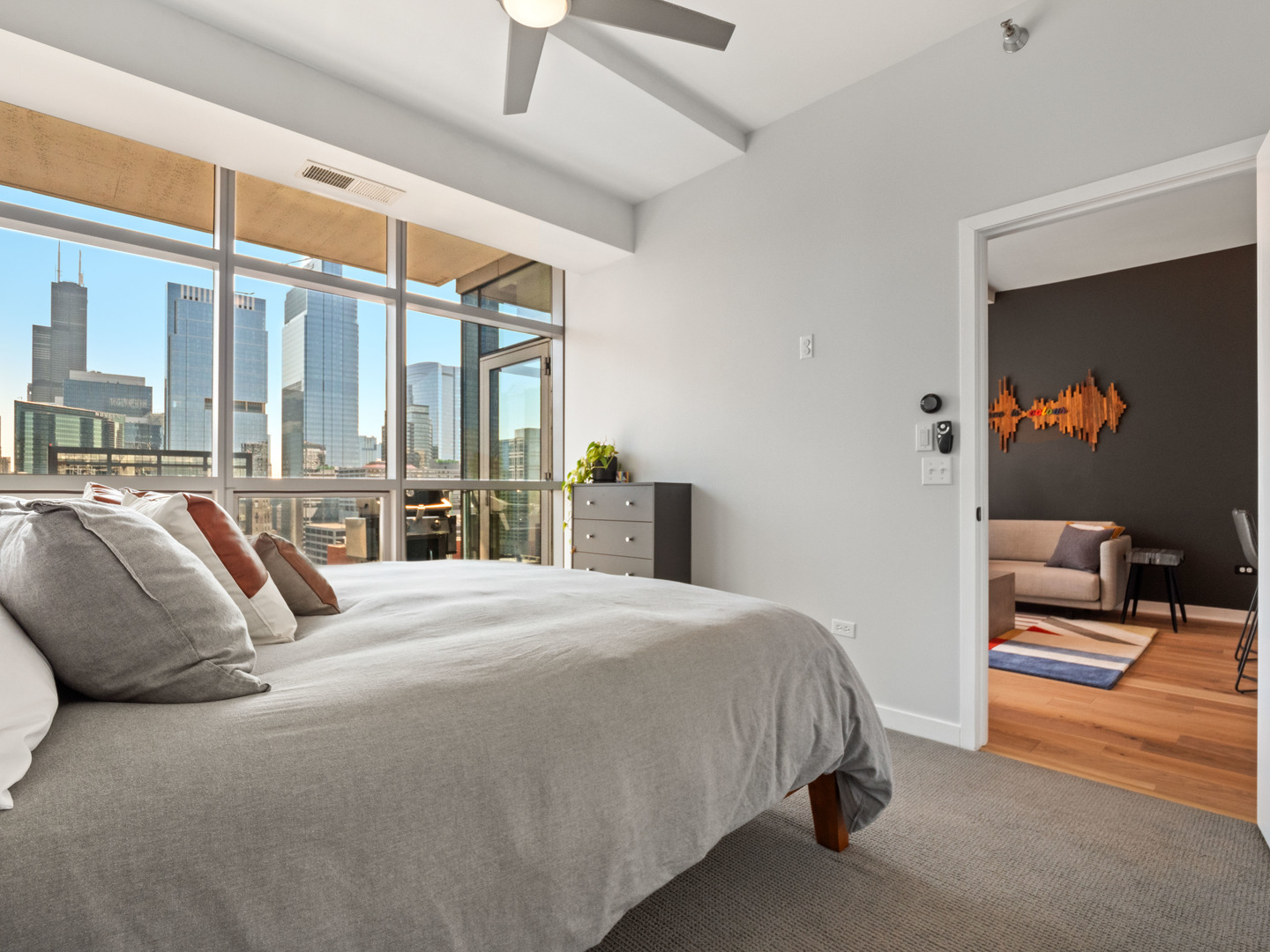 303 W Ohio Street Unit: 2704