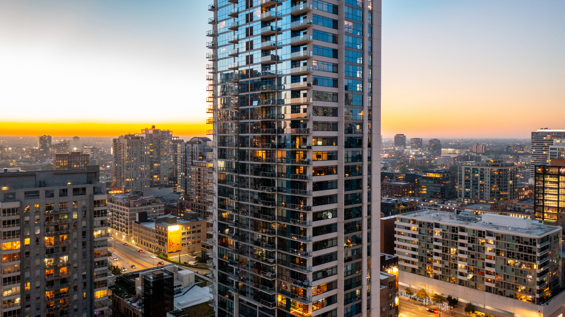 303 W Ohio Street Unit: 2704