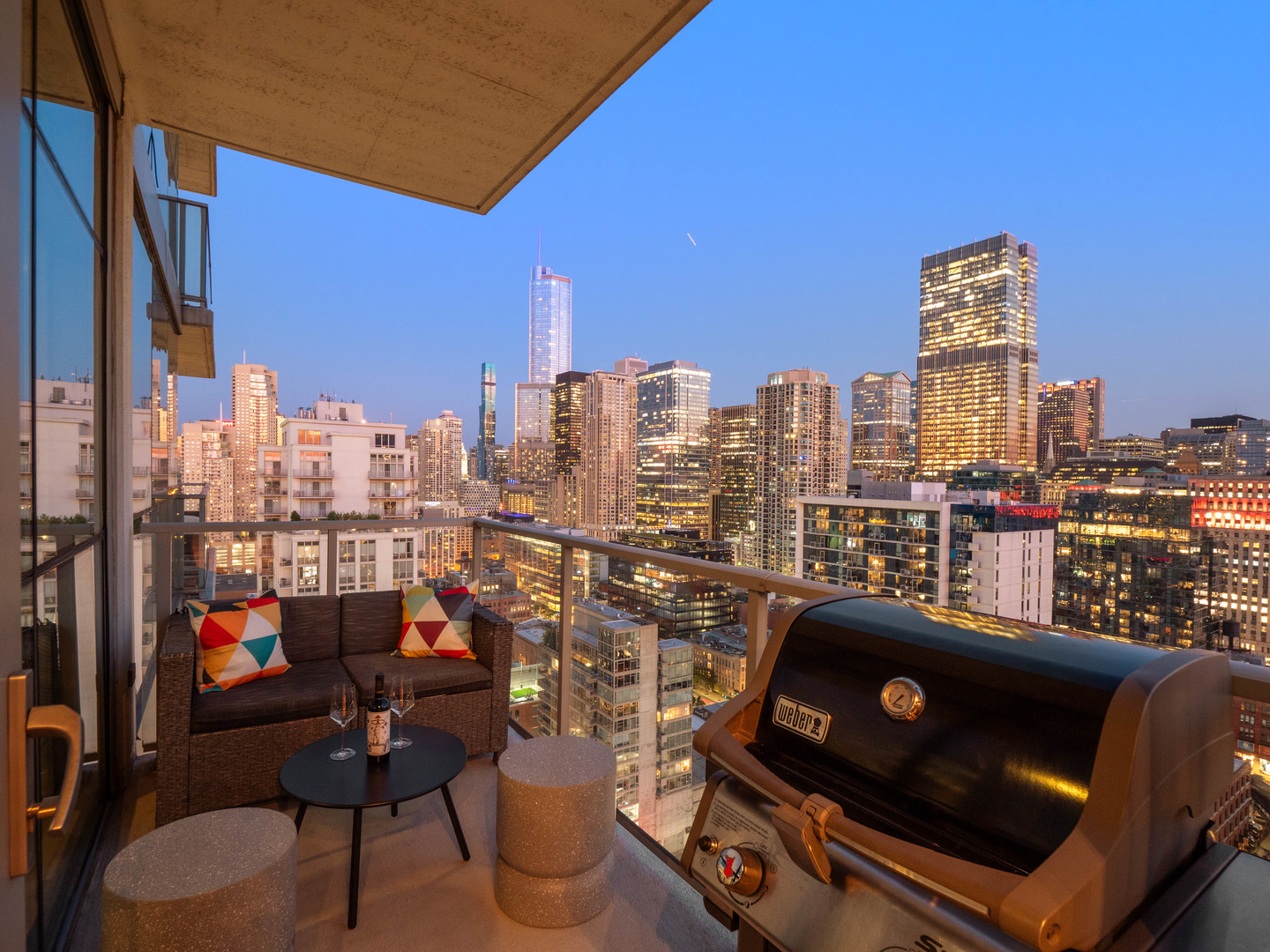 303 W Ohio Street Unit: 2704