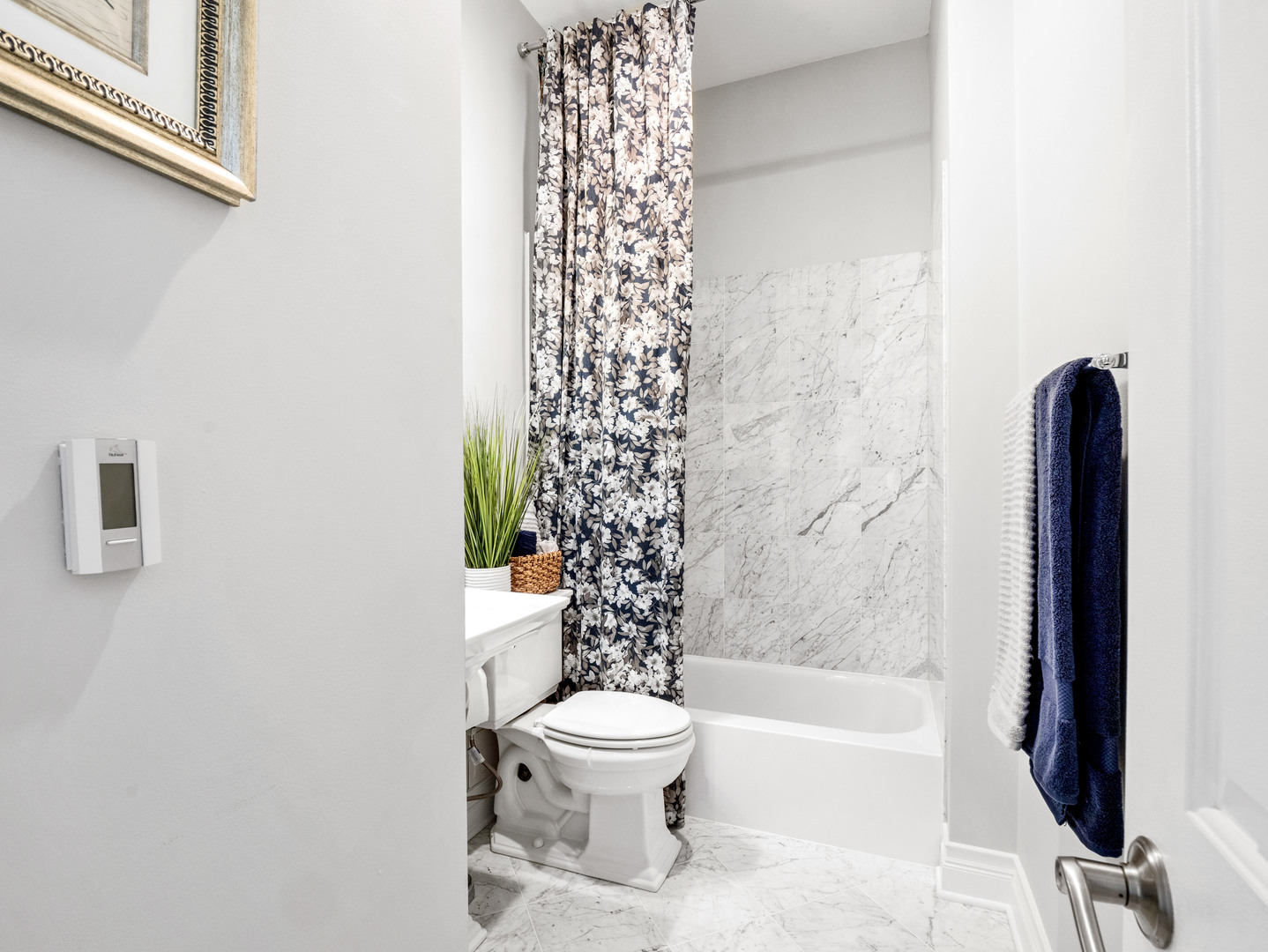 325 W SCHILLER Avenue Unit: 3W