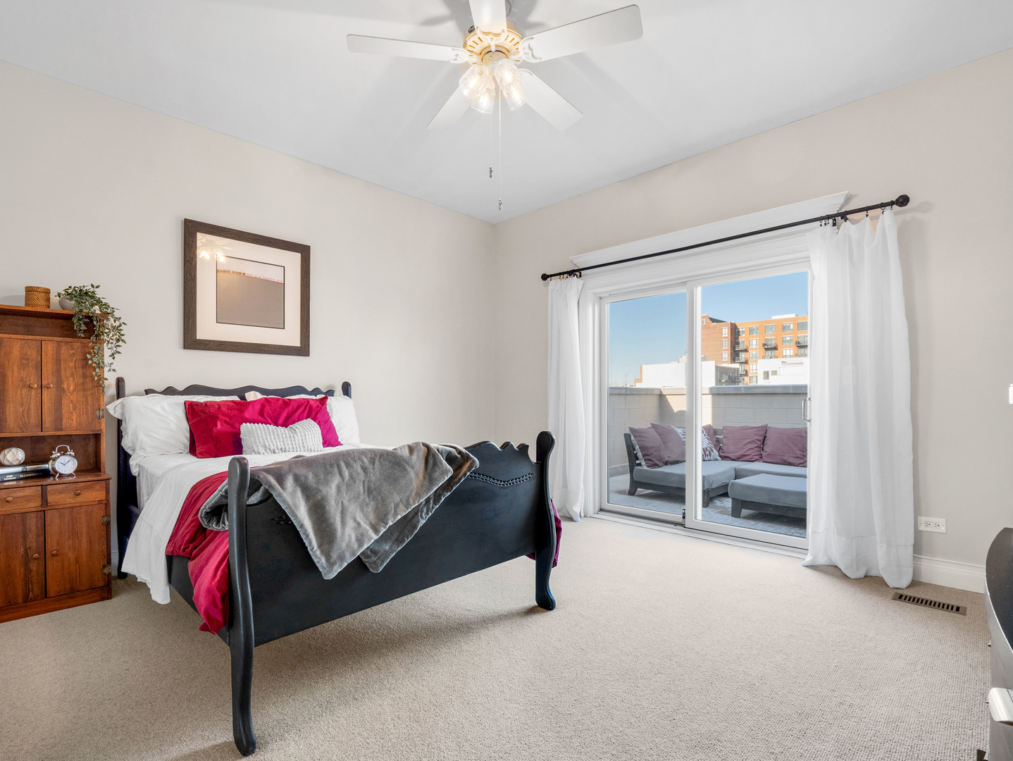 325 W SCHILLER Avenue Unit: 3W