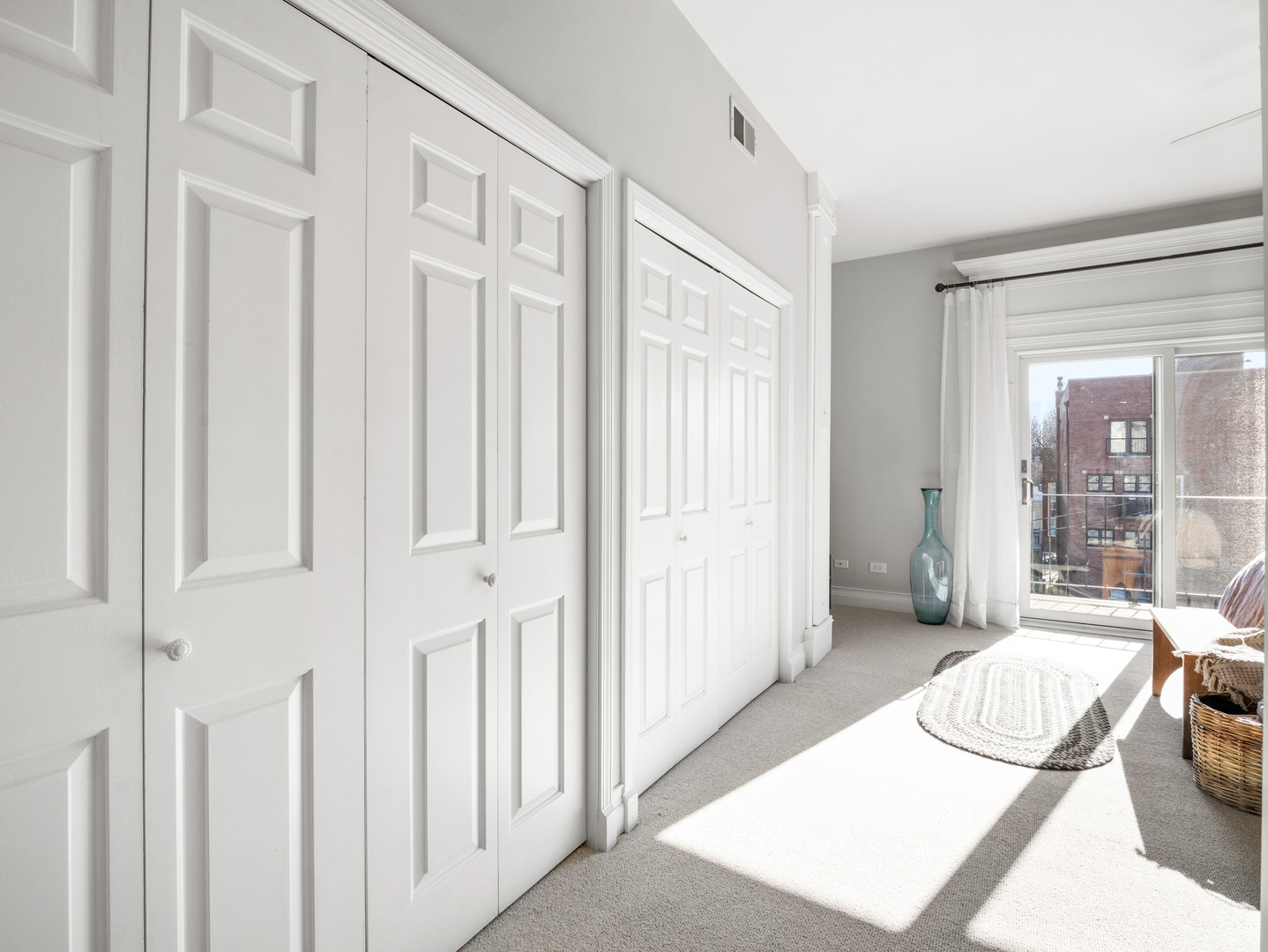 325 W SCHILLER Avenue Unit: 3W