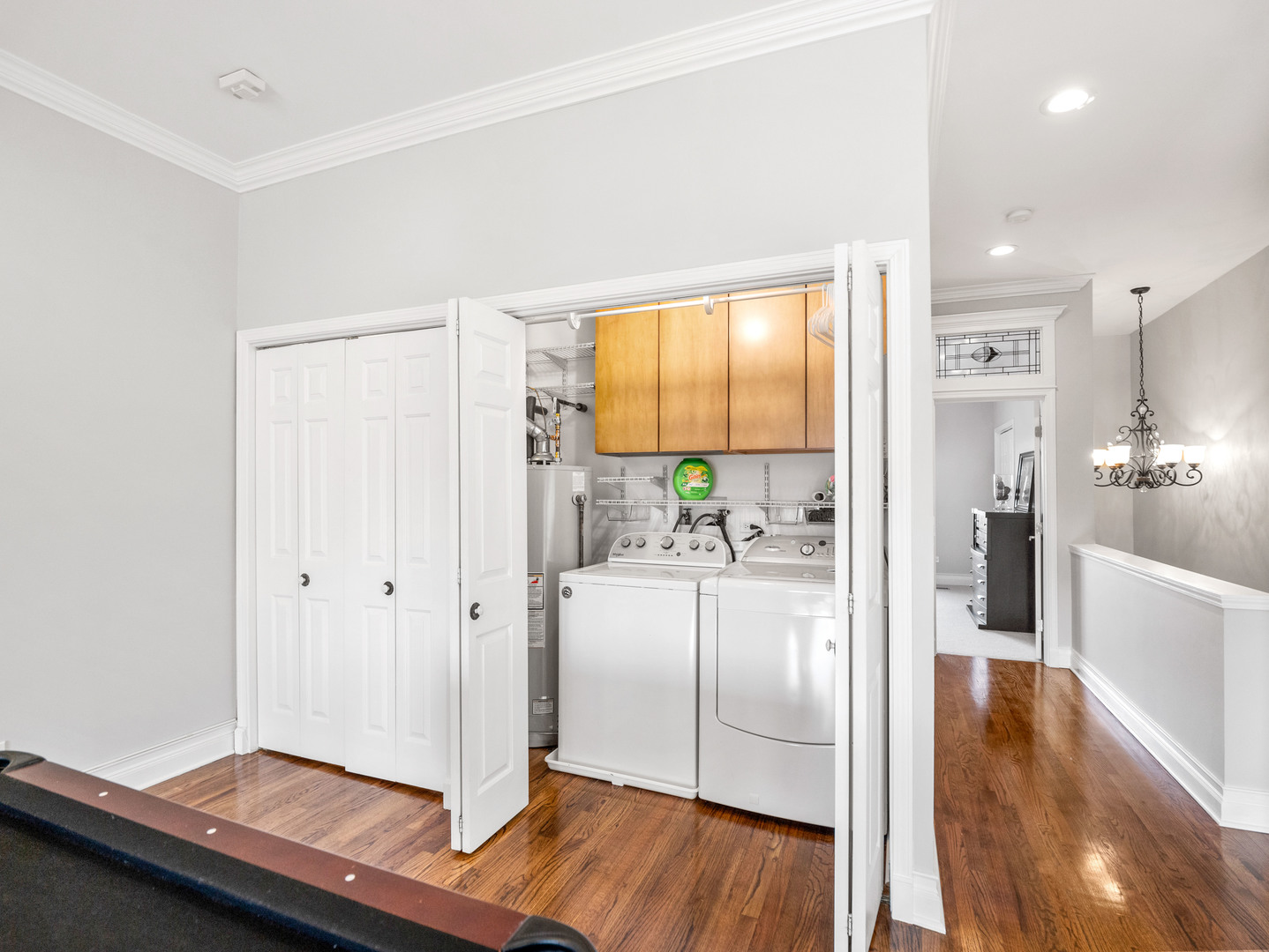 325 W SCHILLER Avenue Unit: 3W