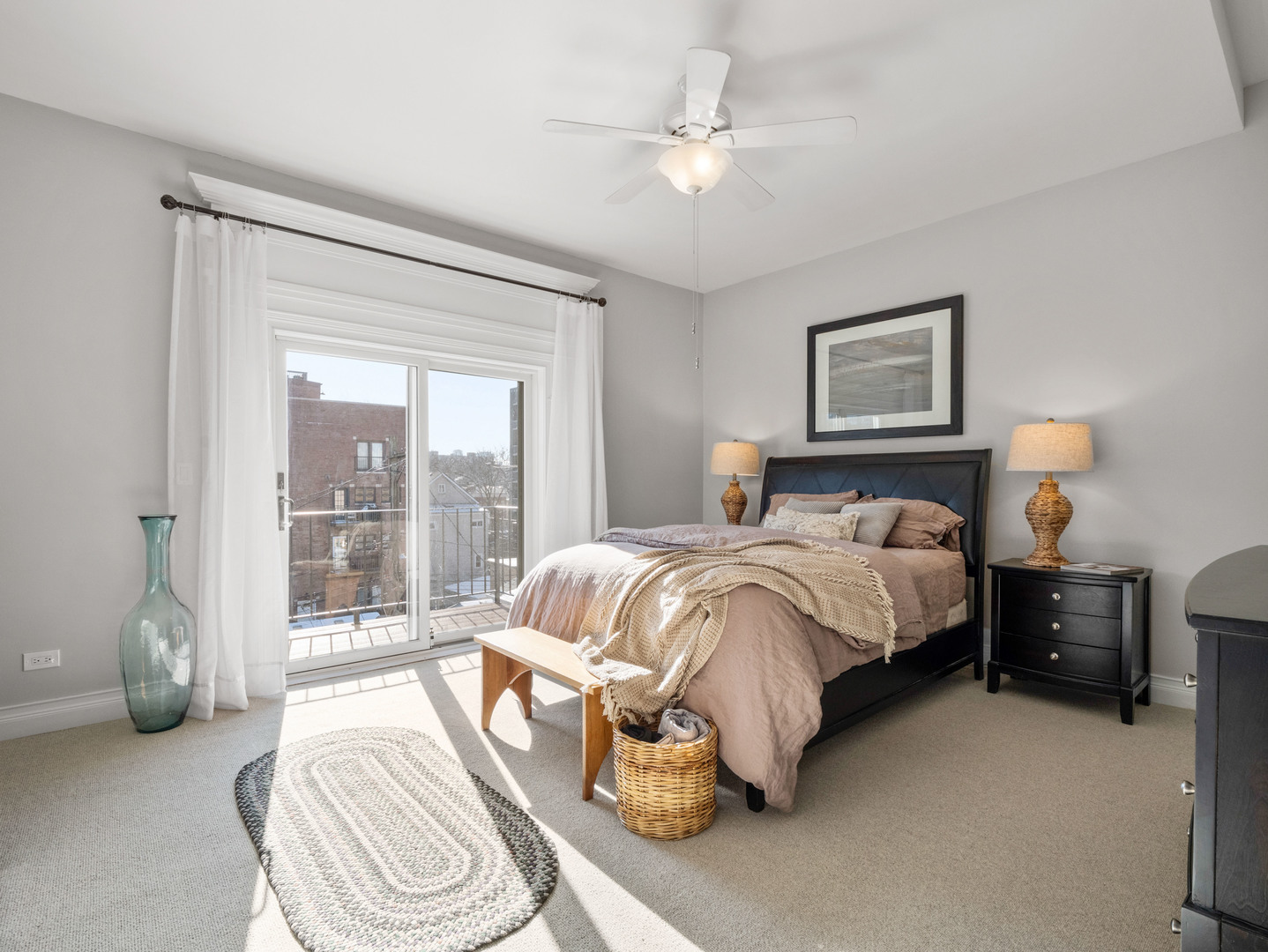 325 W SCHILLER Avenue Unit: 3W