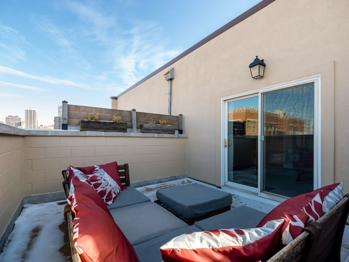 325 W SCHILLER Avenue Unit: 3W