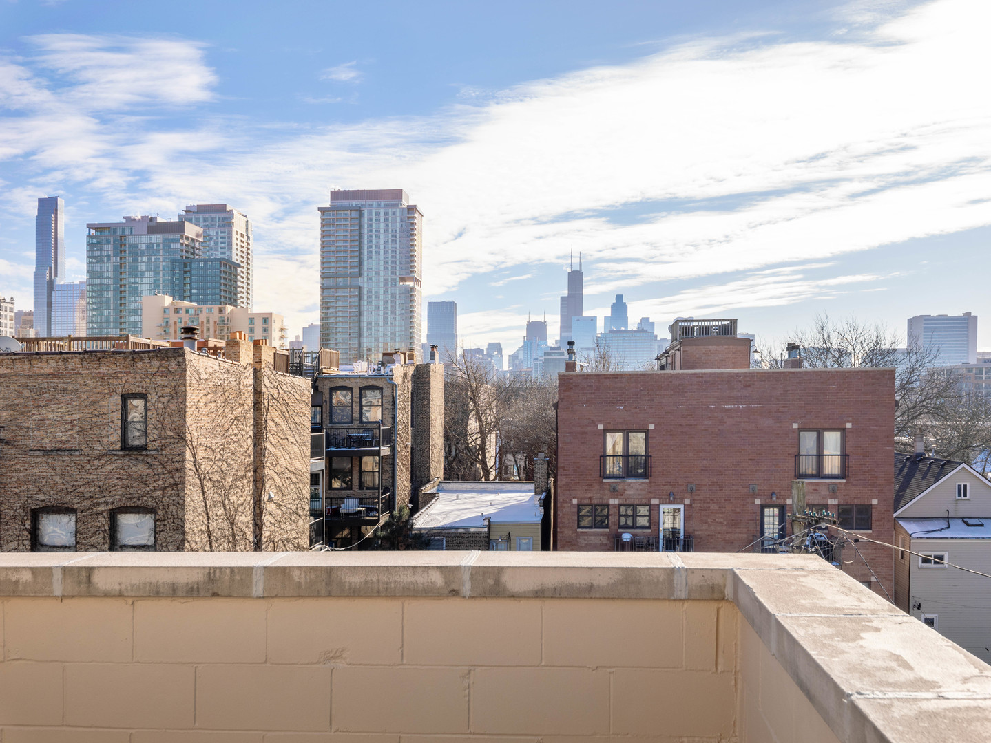 325 W SCHILLER Avenue Unit: 3W