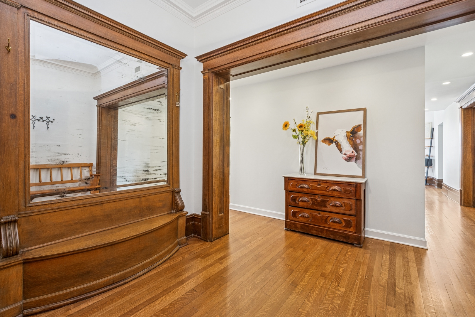 559 W Surf Street Unit: 400