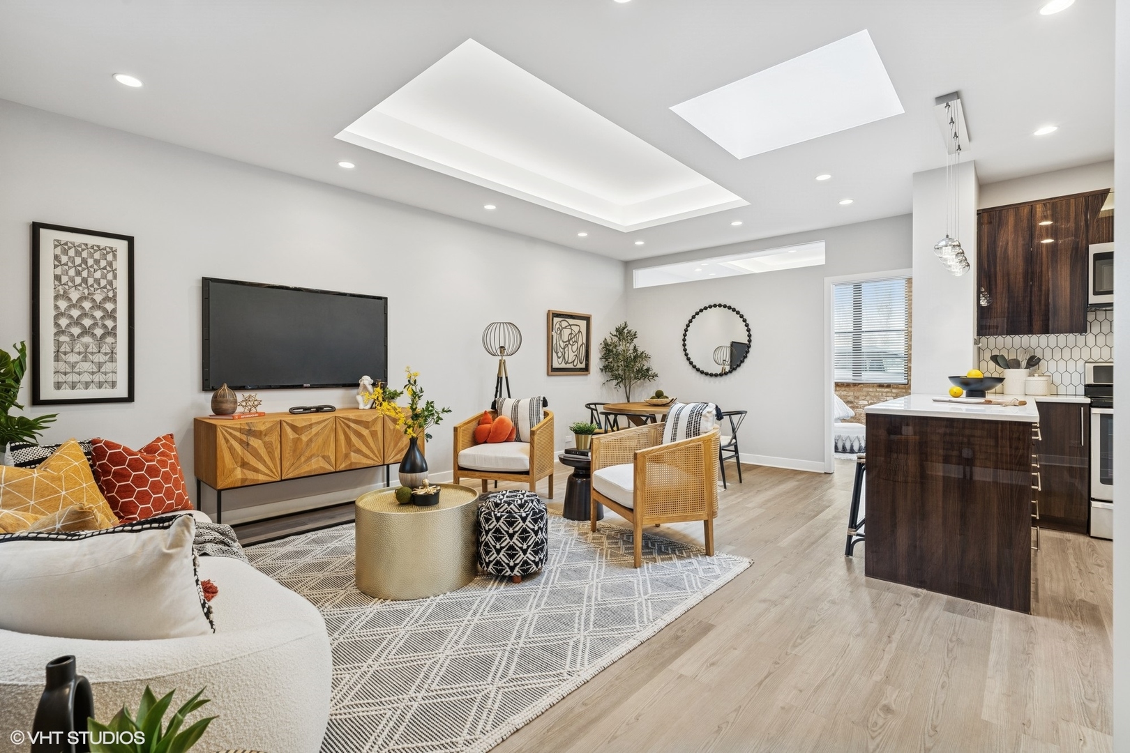 1872 N Clybourn Avenue Unit: 114