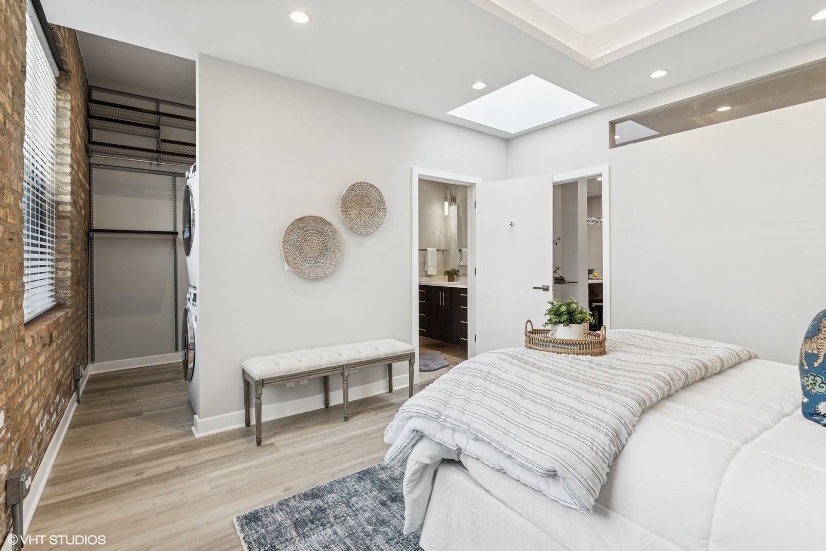 1872 N Clybourn Avenue Unit: 114