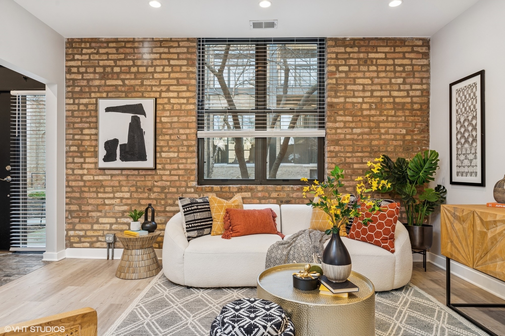 1872 N Clybourn Avenue Unit: 114