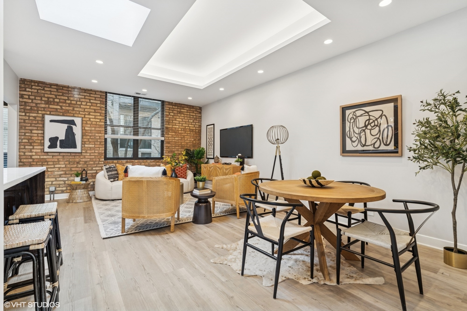 1872 N Clybourn Avenue Unit: 114
