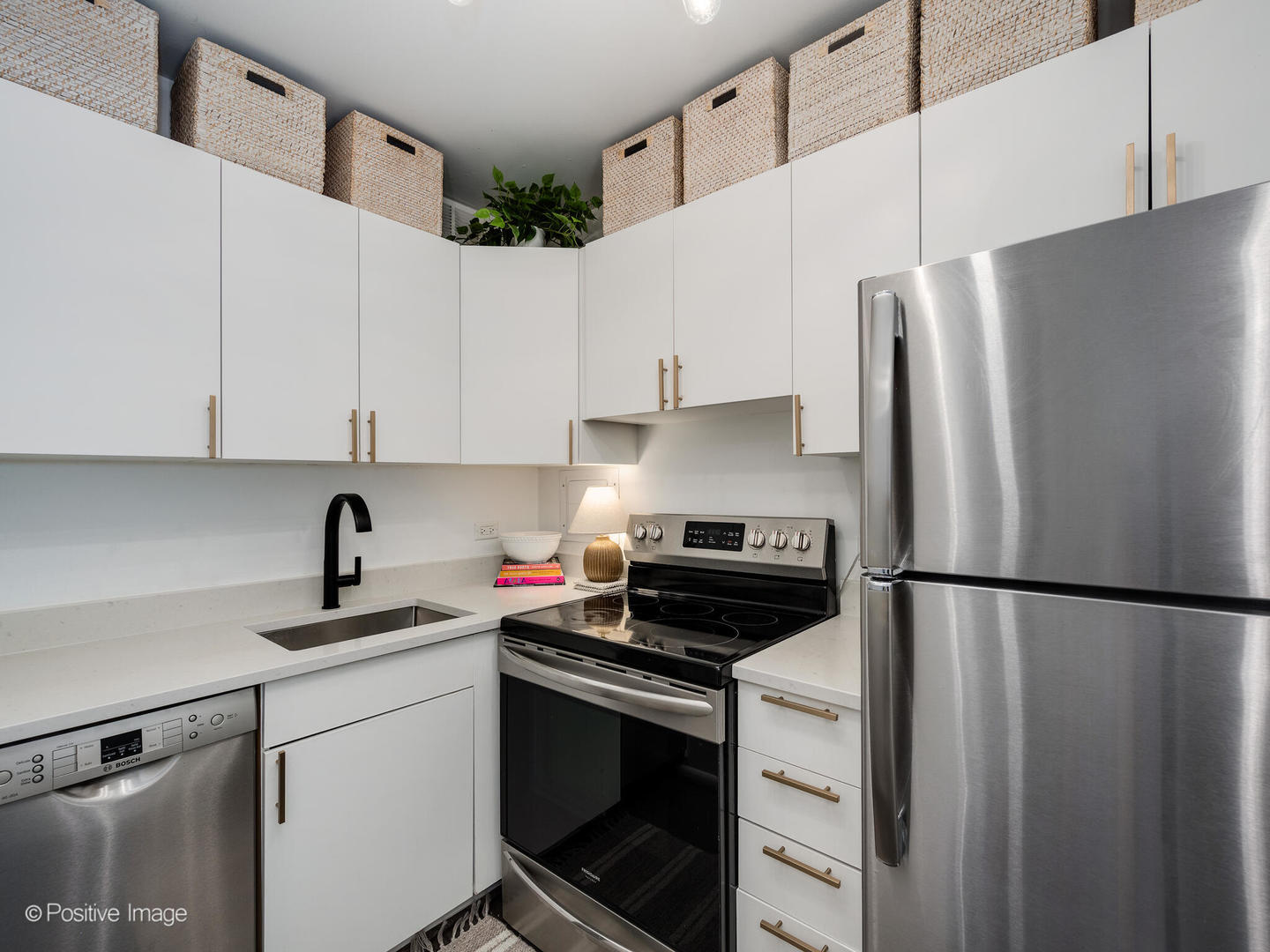 2400 N Lakeview Avenue Unit: 1008