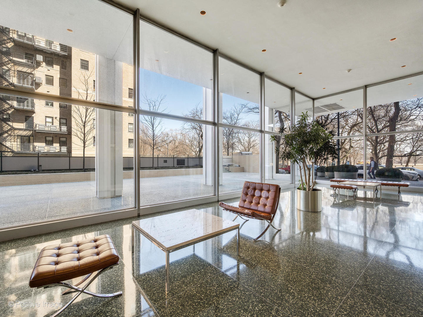 2400 N Lakeview Avenue Unit: 1008