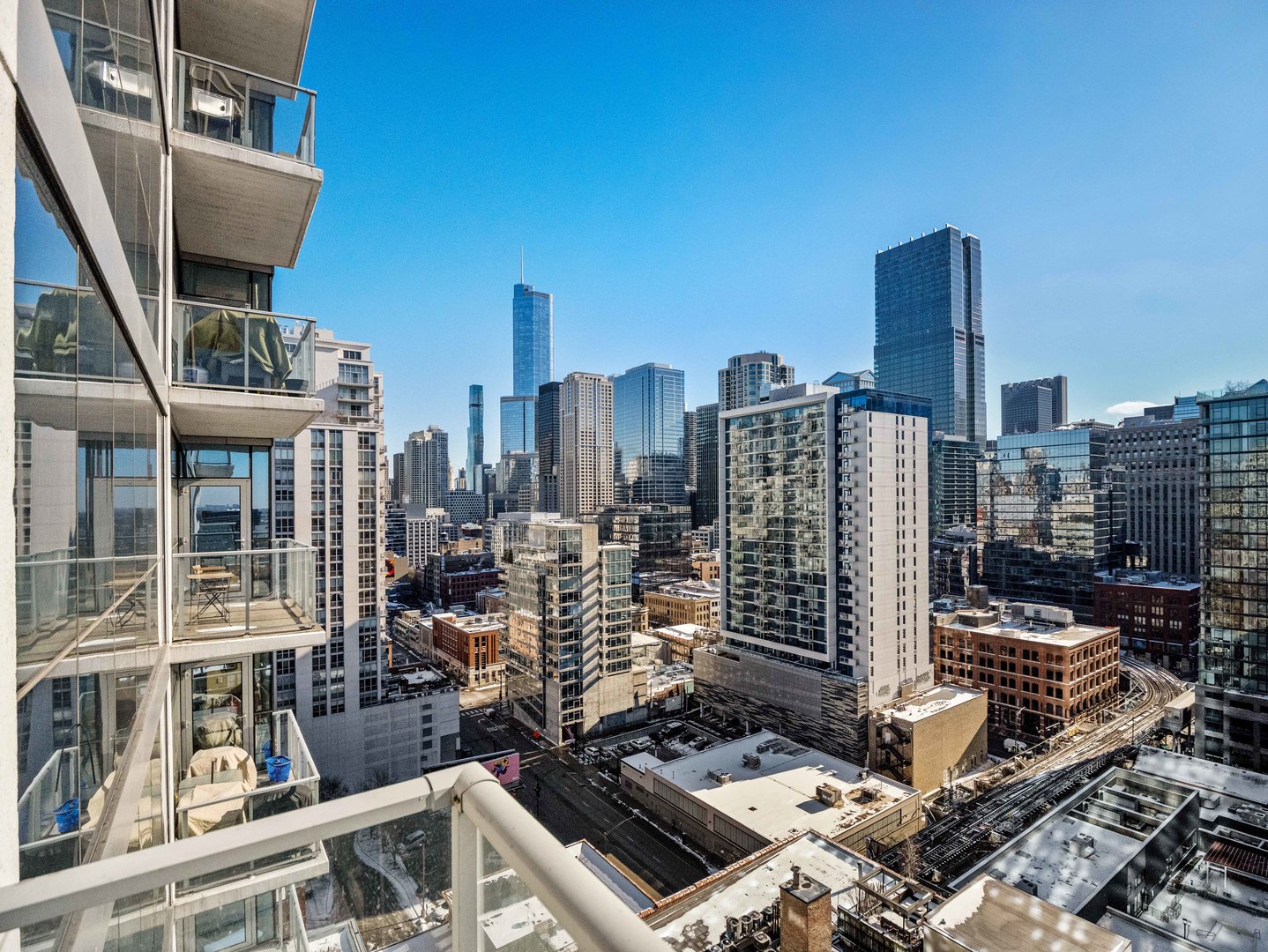 303 W OHIO Street Unit: 1906