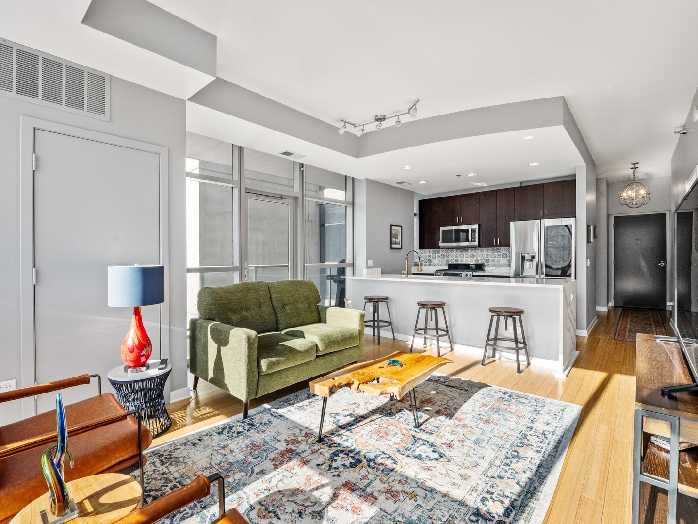 303 W OHIO Street Unit: 1906