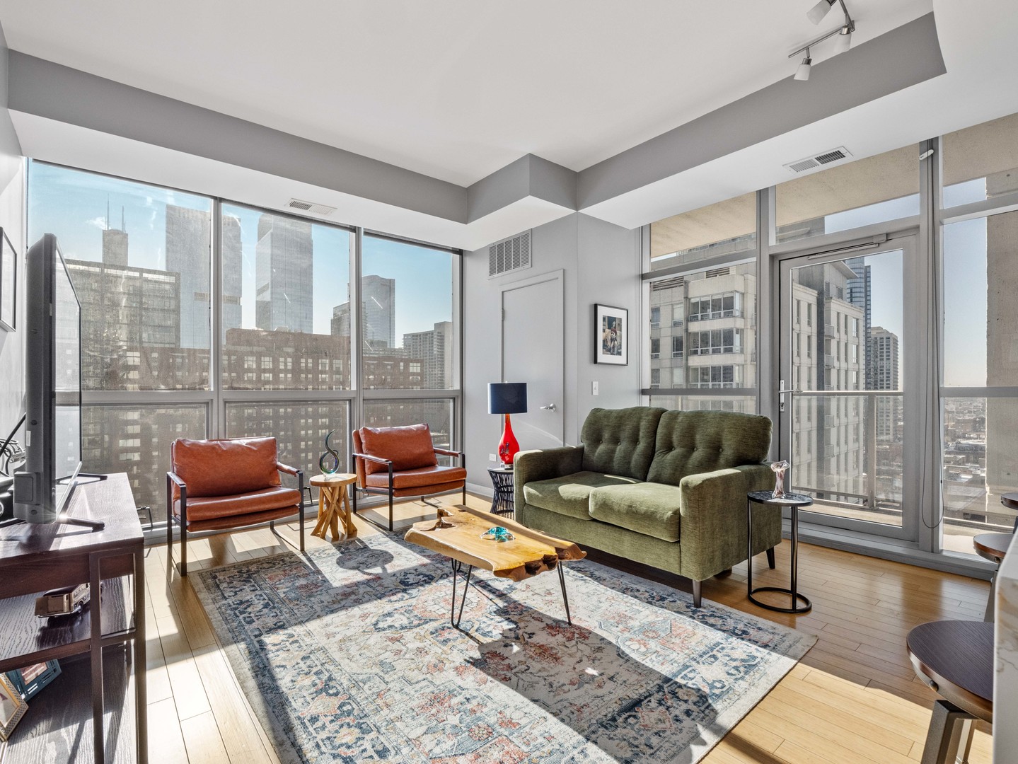 303 W OHIO Street Unit: 1906