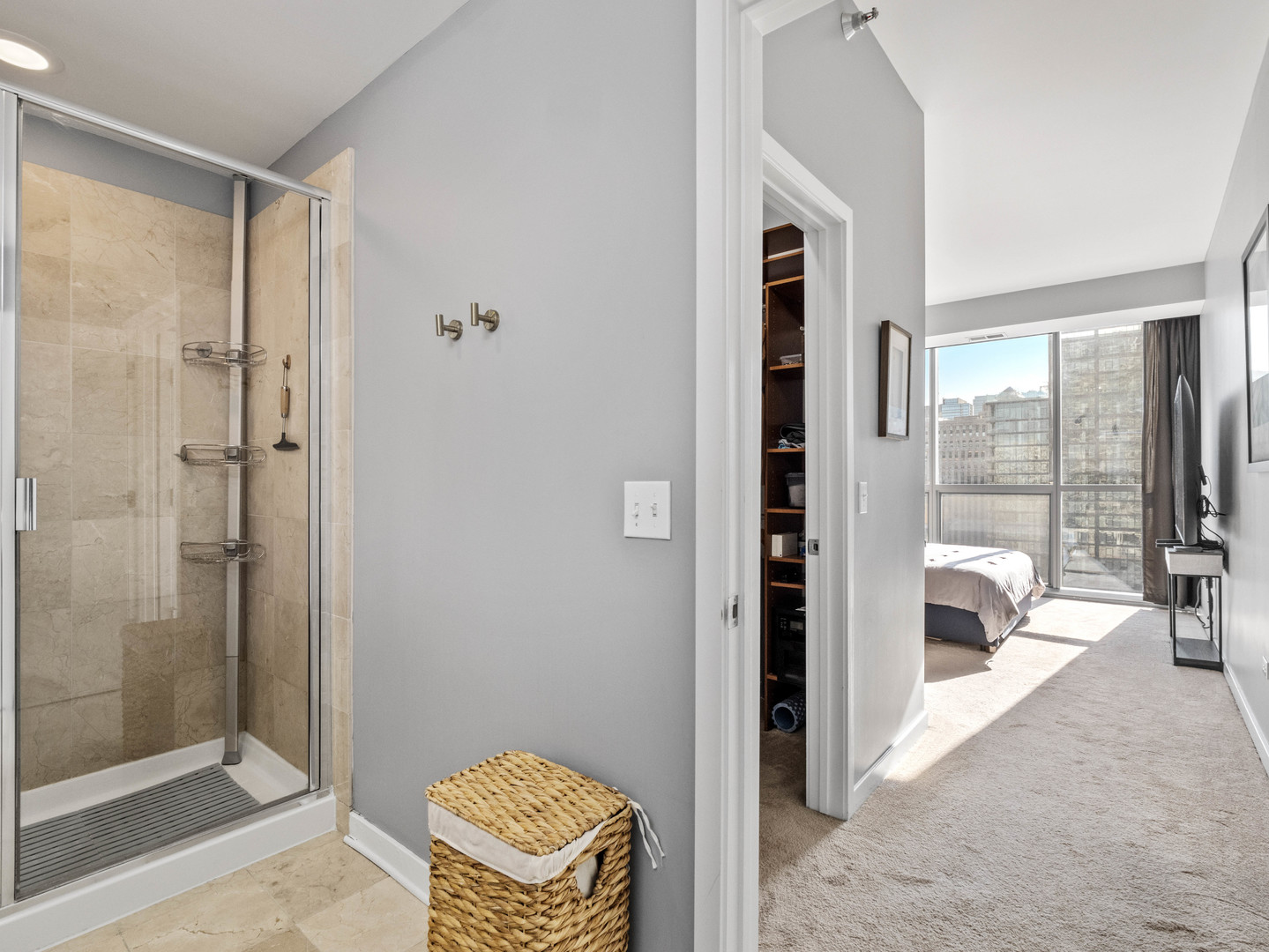 303 W OHIO Street Unit: 1906