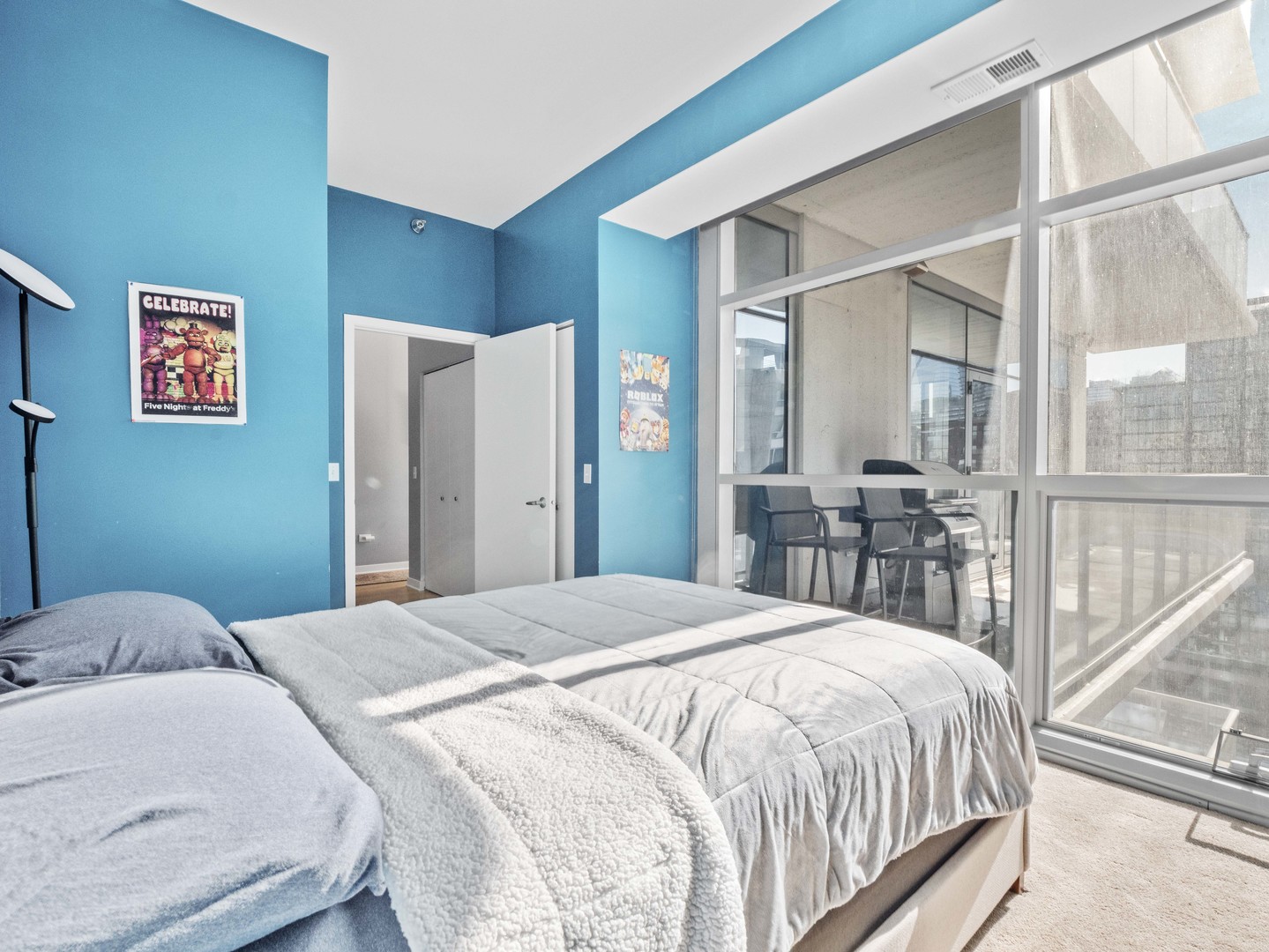 303 W OHIO Street Unit: 1906